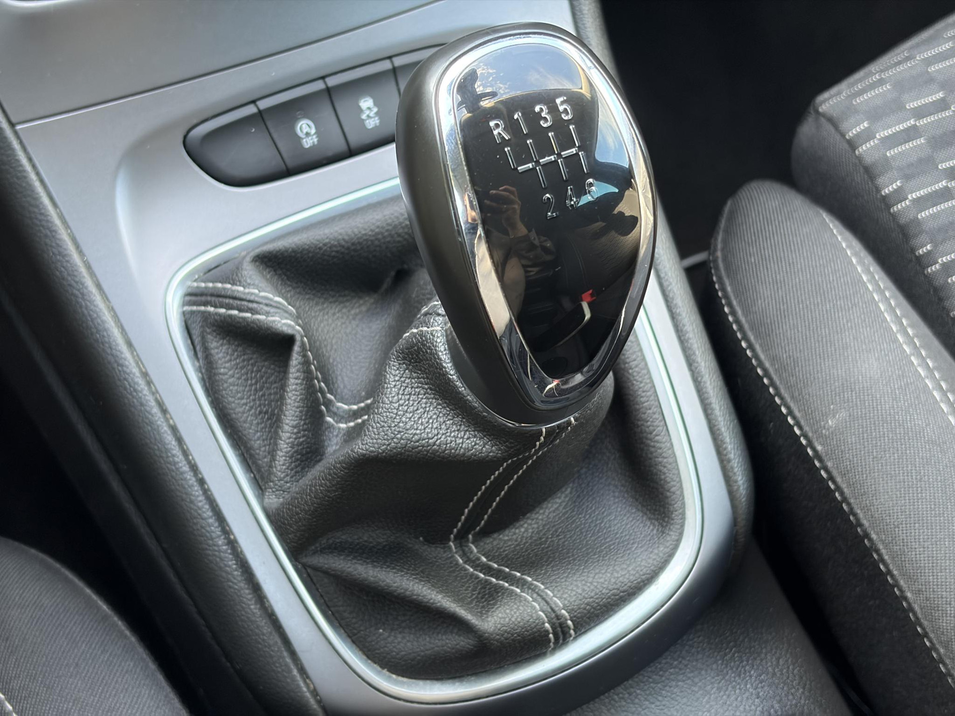 Opel Astra Sports Tourer 1.4 Turbo Online Edition ✓150pk✓2e Eigenaar✓Camera✓Carplay✓Navi✓Pdc V+A✓Stoelverw✓Stuurverw✓Clima✓Cruise✓Lm velgen✓6 Bak✓Comfortstoelen✓Dealer Onderhouden✓N.A.P✓Bj 12-2018✓Apk tot 01-2027