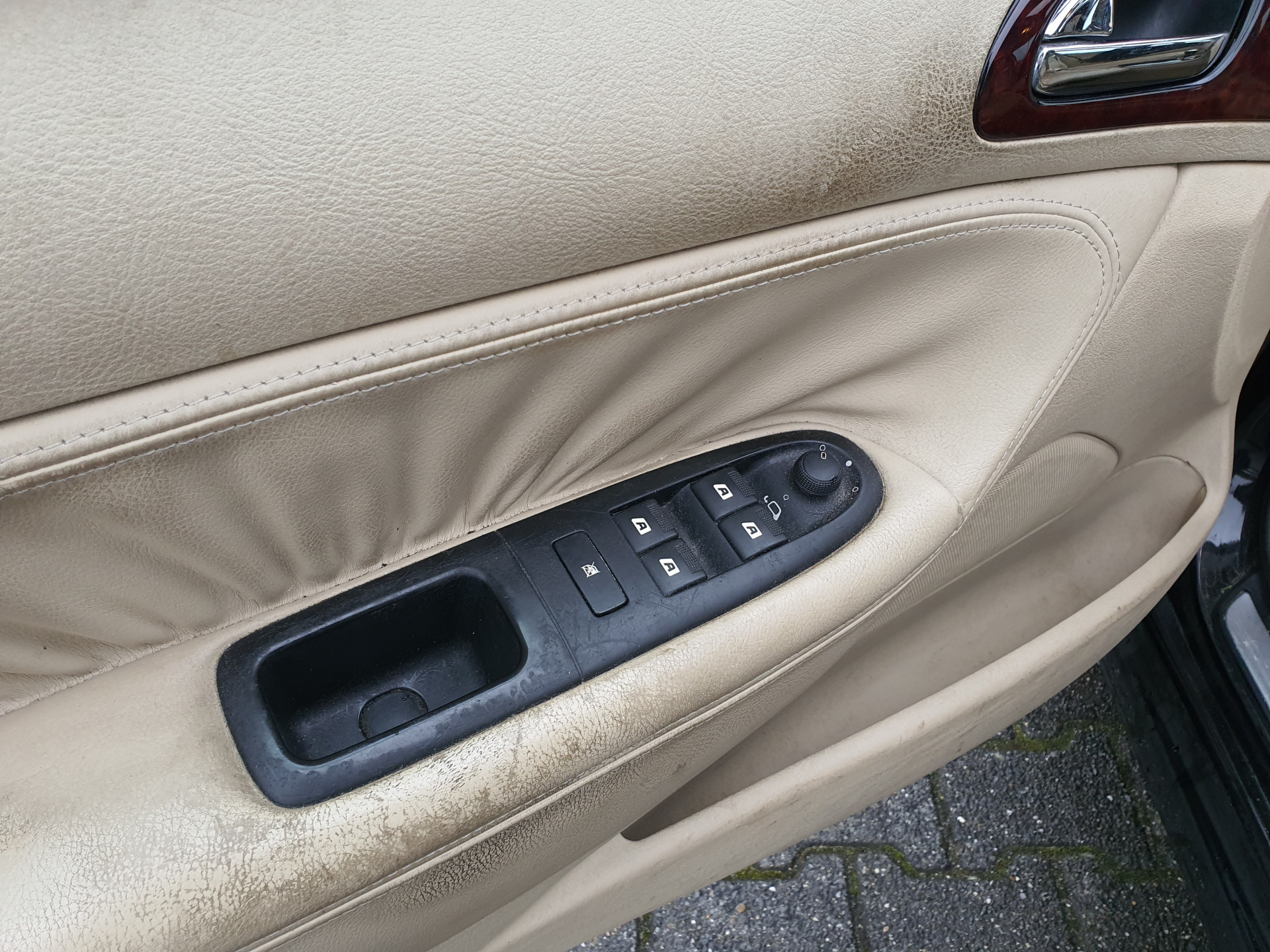 Peugeot 607 2.7 HDiF Executive Ivoire-Pack Aut. *PANO | XENON | NAPPA-FULL-LEATHER | NAVI-FULLMAP | CRUISE | MEMORY-PACK | HEATD-COMFORTSEATS | TOWBAR | HEATED-SEATS | 17"ALU*