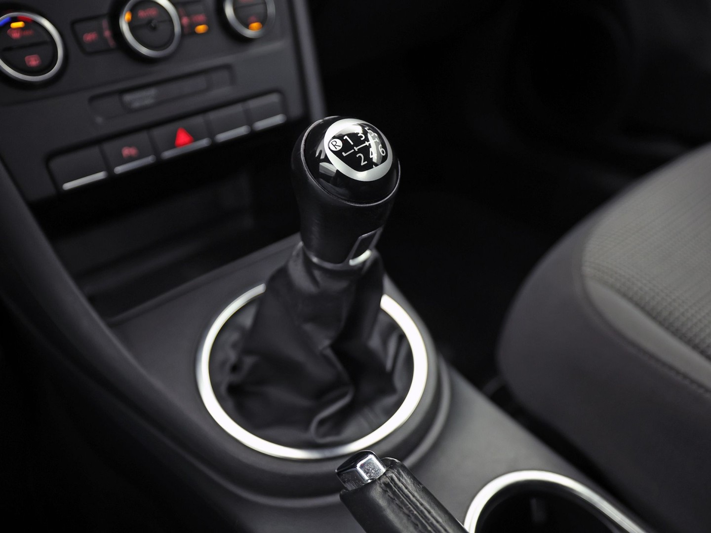 Volkswagen Beetle 1.2 TSI Sport (NAVIGATIE, CLIMATE, STOELVERWARMING, SPORTSTOELEN, LM VELGEN, CRUISE, NIEUWSTAAT)