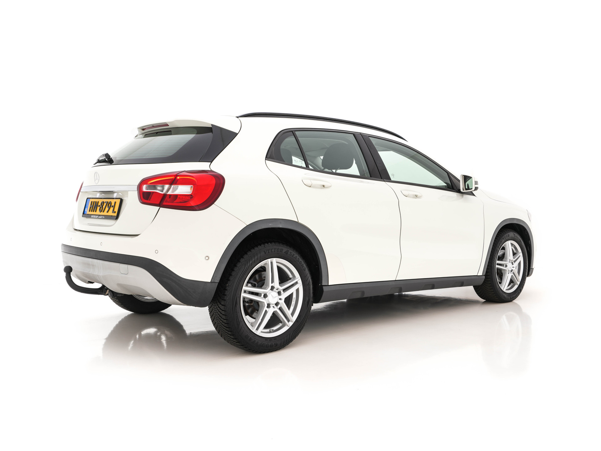 Mercedes-Benz GLA-klasse 200 CDI Ambition NAVI -FULLMAP | AIRCO | PDC | CRUISE | COMFORT-SEATS | 17"ALU*