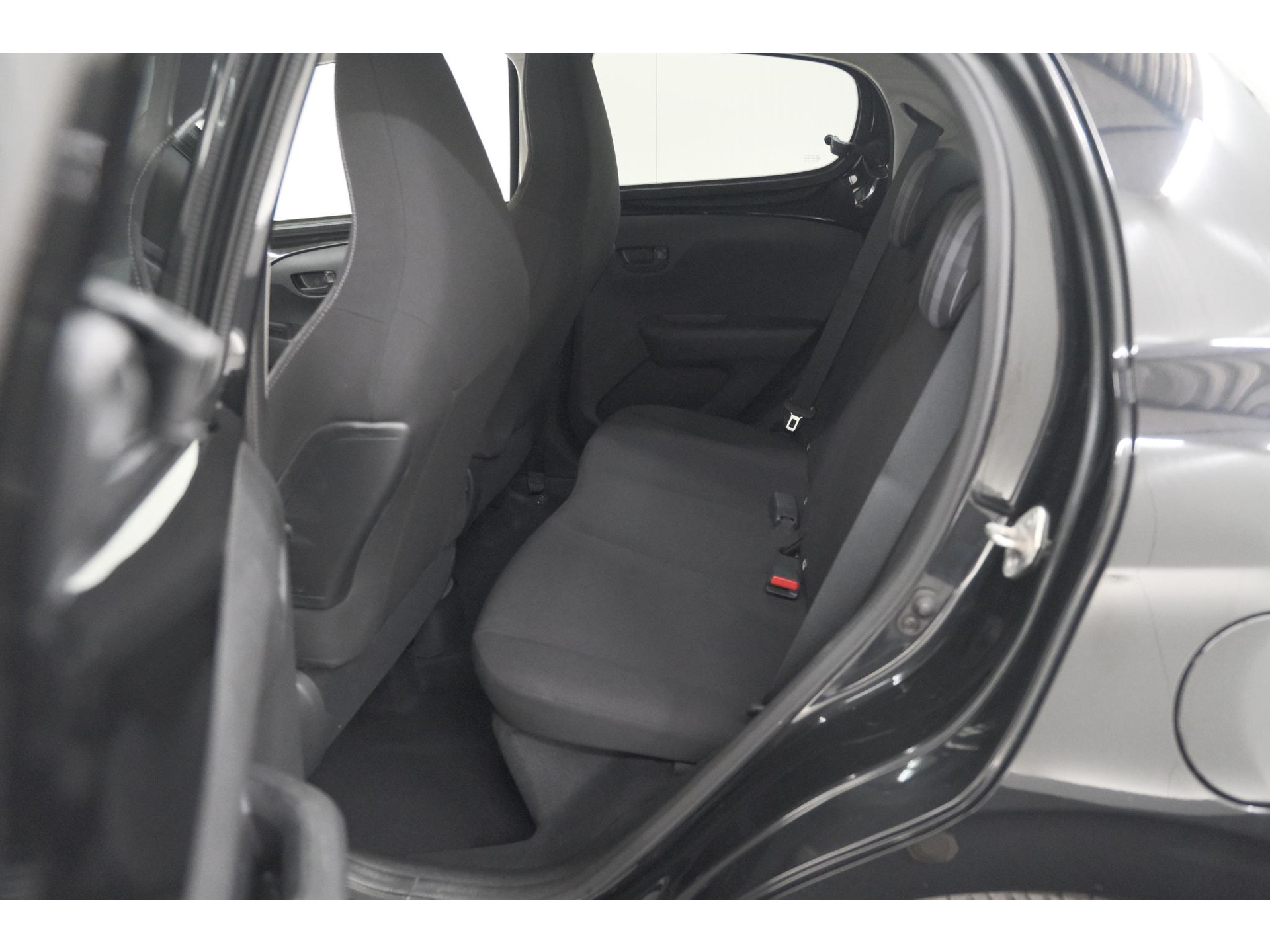 Peugeot 108 1.0 e-VTi Active | Unieke Auto! | Automaat | Airco | Getint Glas | Bluetooth Radio | 5 Deurs