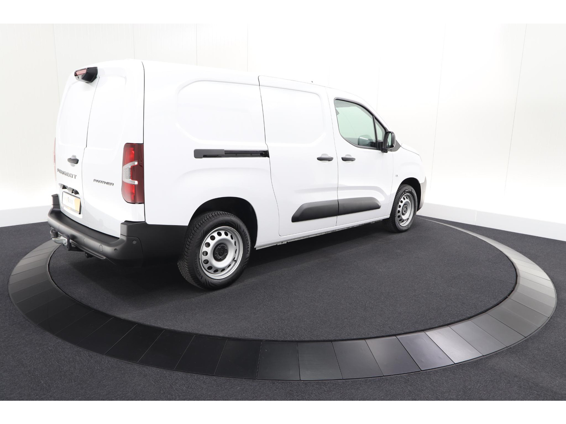 Peugeot Partner 1.5 BlueHDi 130 EAT8 S&S L2 | Trekhaak | Camera | Betimmering Laadruimte
