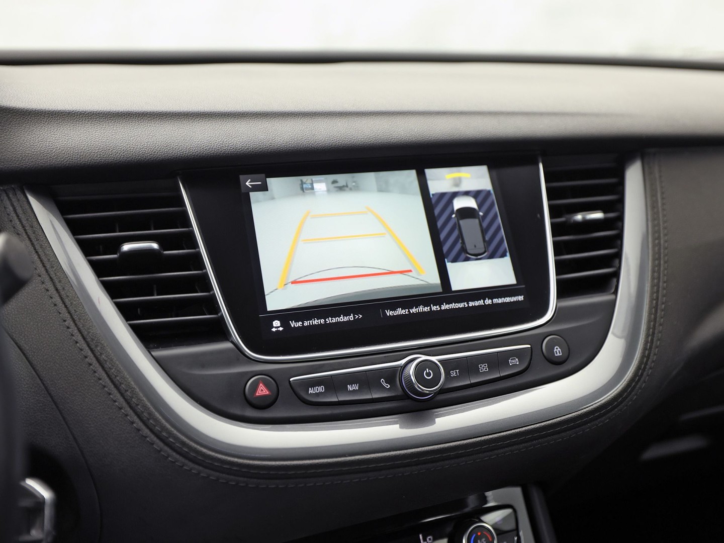 Opel Grandland X 1.2 Turbo Elegance (STOELVERWARMING/KOELING, APPLE CARPLAY, 360 CAMERA, MEMORY SEAT, LEDER, GETINT GLAS, STUURWIEL VERWARMD, NIEUWE APK, NIEUWSTAAT)