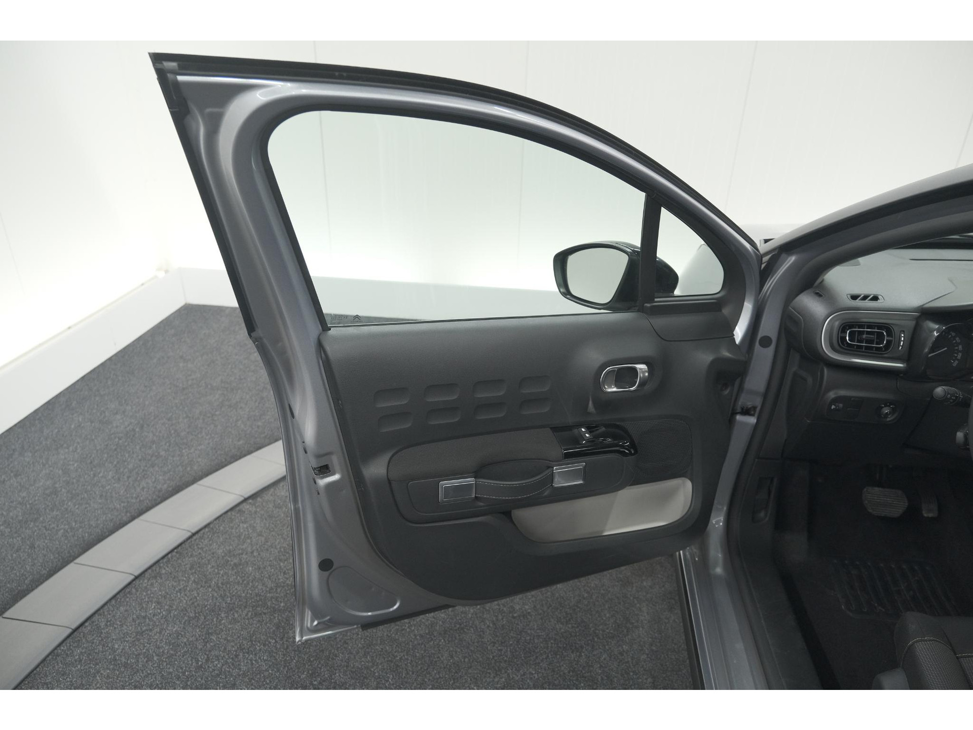 Citroen C3 PureTech 110 EAT6 Max | Apple Carplay | Parkeersensoren | Climate Control | 16 Inch Lichtmetalen Velgen