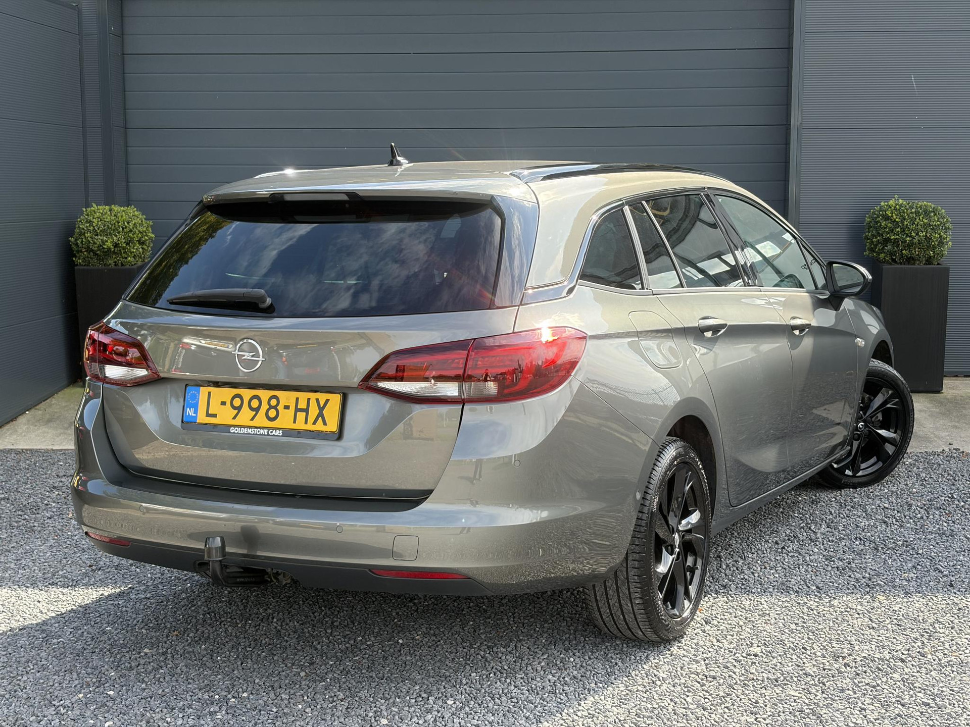 Opel Astra Sports Tourer 1.2 Ultimate ✓146pk✓Carplay✓Camera✓Stoelverw✓Stuurverw✓Keyless✓Pdc V+A✓Alcantara-Leder✓Clima✓Cruise✓6 Bak✓Rijstrooksensor✓Dodehoeksensor✓17''Lm velgen✓N.A.P✓Apk tot 11-2028