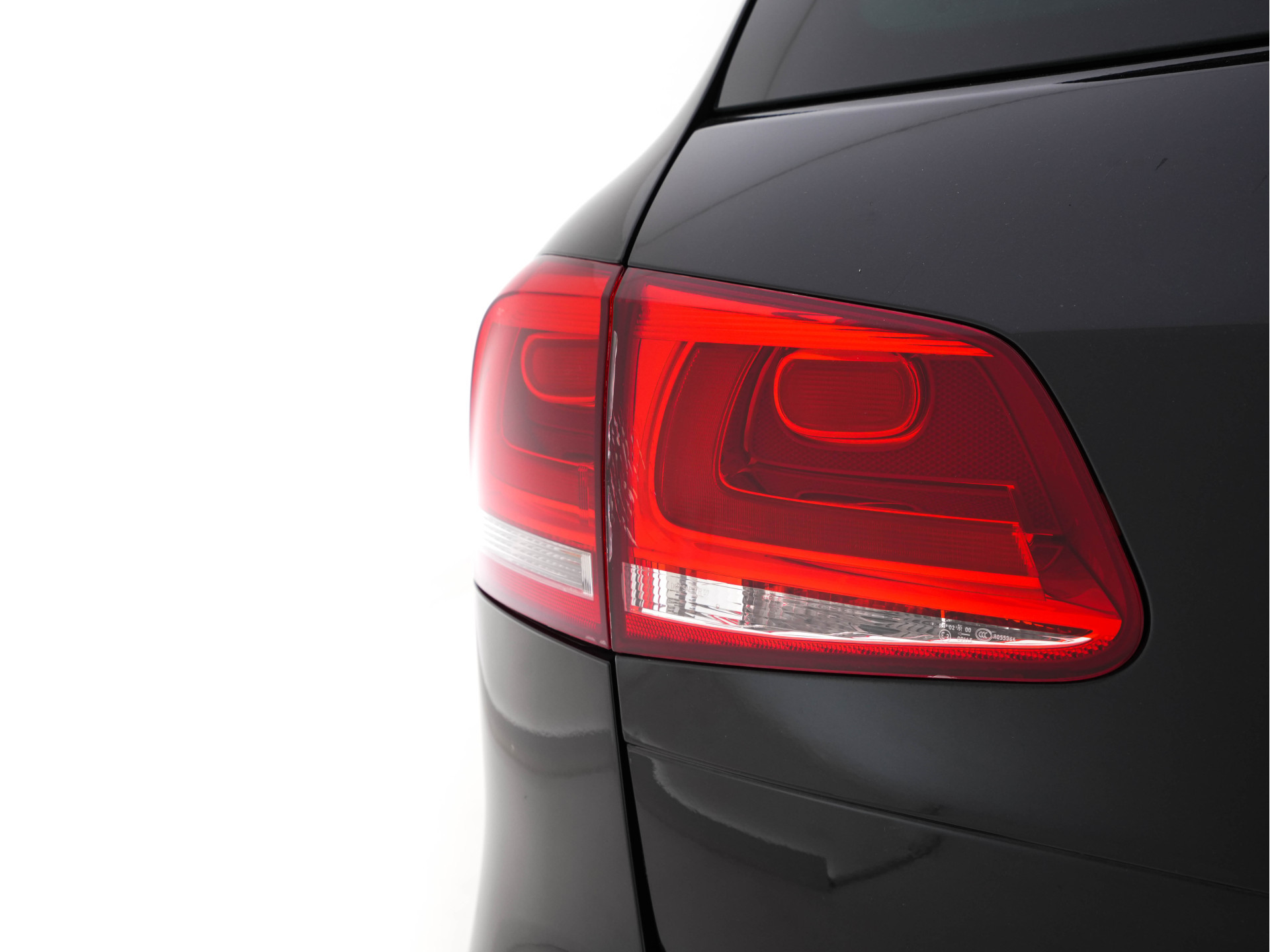 Volkswagen Touareg 3.0 TDI R-line-Sportpack AWD Aut. *FULL-LEATHER | BI-XENON | MEMORY-PACK | DYNAUDIO | AIR-SUSPENSION | NAVI-FULLMAP | COMFORT-SEATS  | ECC | HEATED-SEATS | PDC | CRUISE | TOWBAR | 21''ALU*