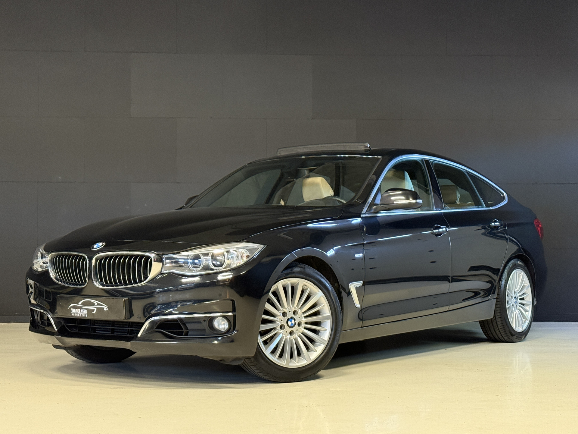 BMW 3-serie Gran Turismo 320i GT Luxury | Panoramadak | Leder | Carplay | Navi | Stoelverwarming
