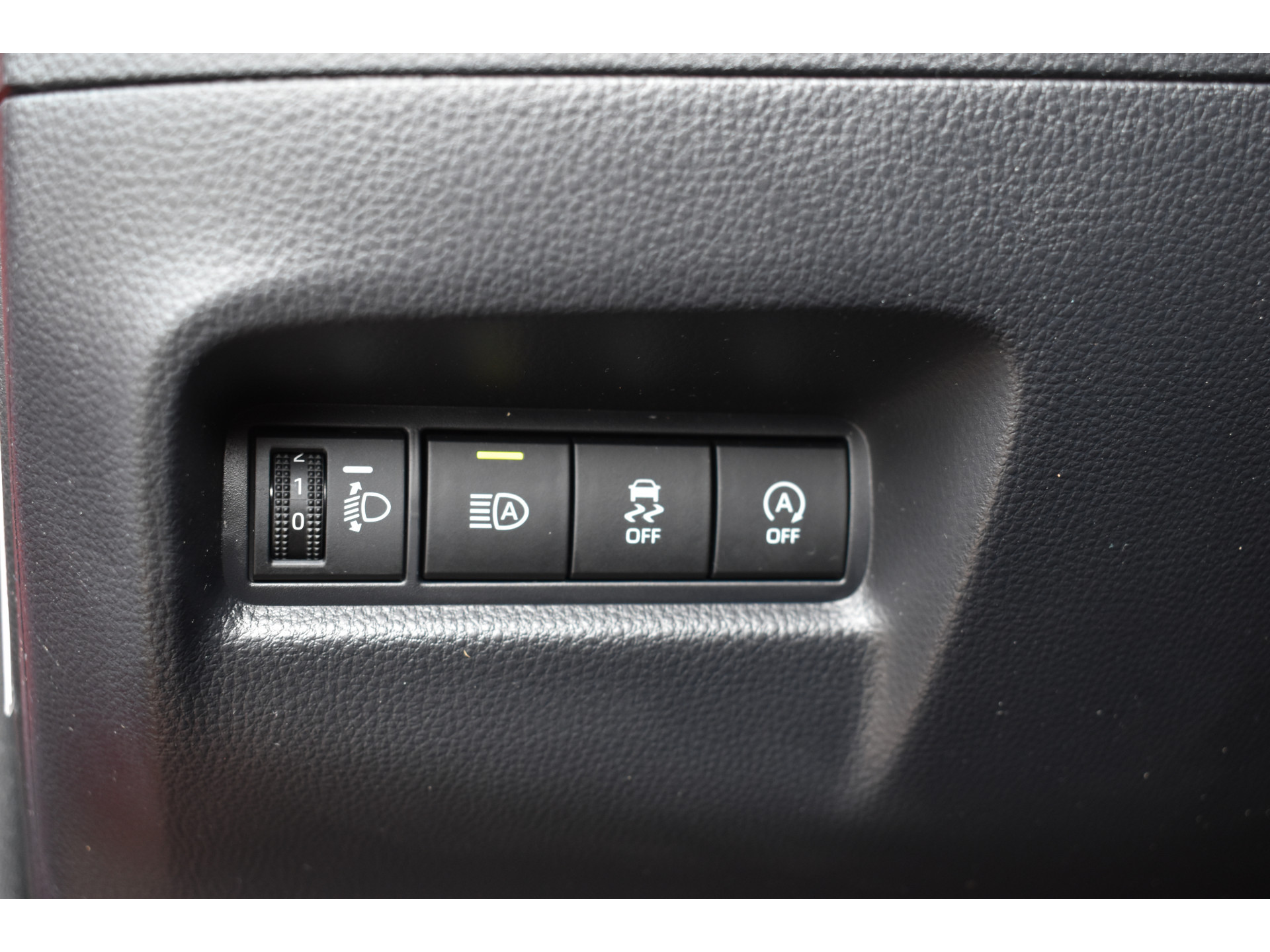Toyota Aygo X 1.0 VVT-i MT Envy Jbl Navigatie Carplay