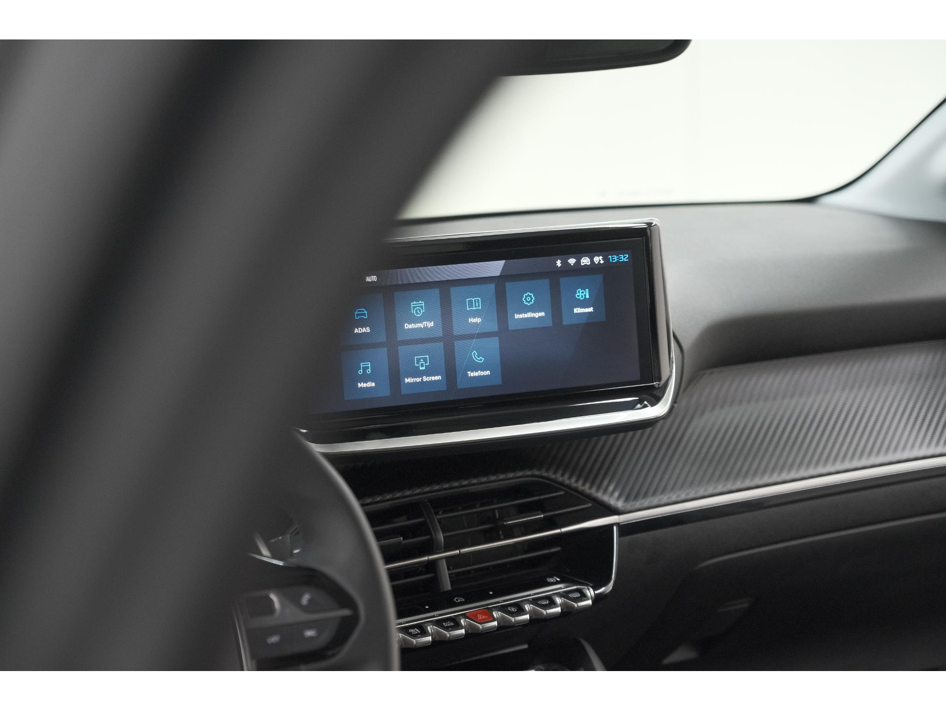 Peugeot 208 1.2 Hybrid 110 e-DCS6 Allure | Apple Carplay | Parkeersensoren Voor + Achter | Climate Control