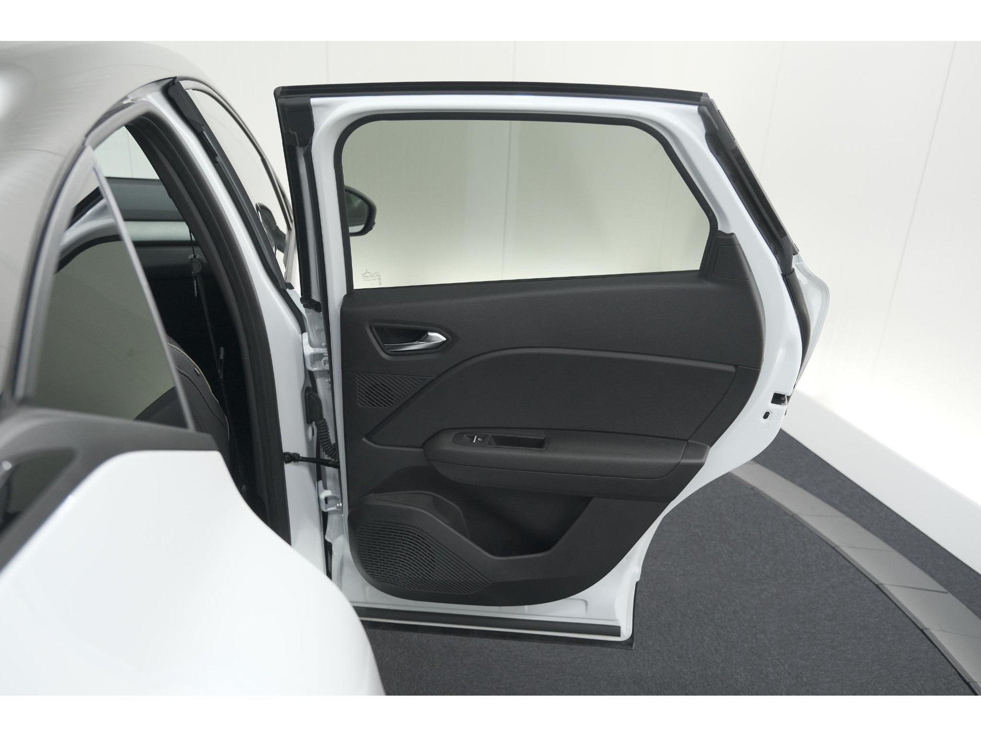 Renault Captur 1.8 E-Tech full hybrid 160 techno | Camera | Adaptieve Cruise Control | Navigatie
