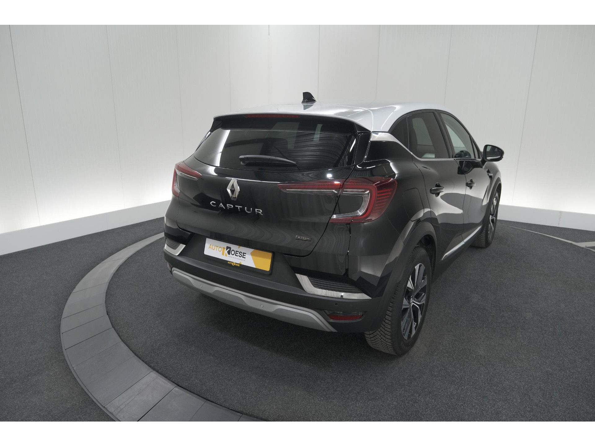 Renault Captur 1.6 E-Tech full hybrid 145 techno | Pack Full Screen | Camera | Navigatie | Allseason Banden