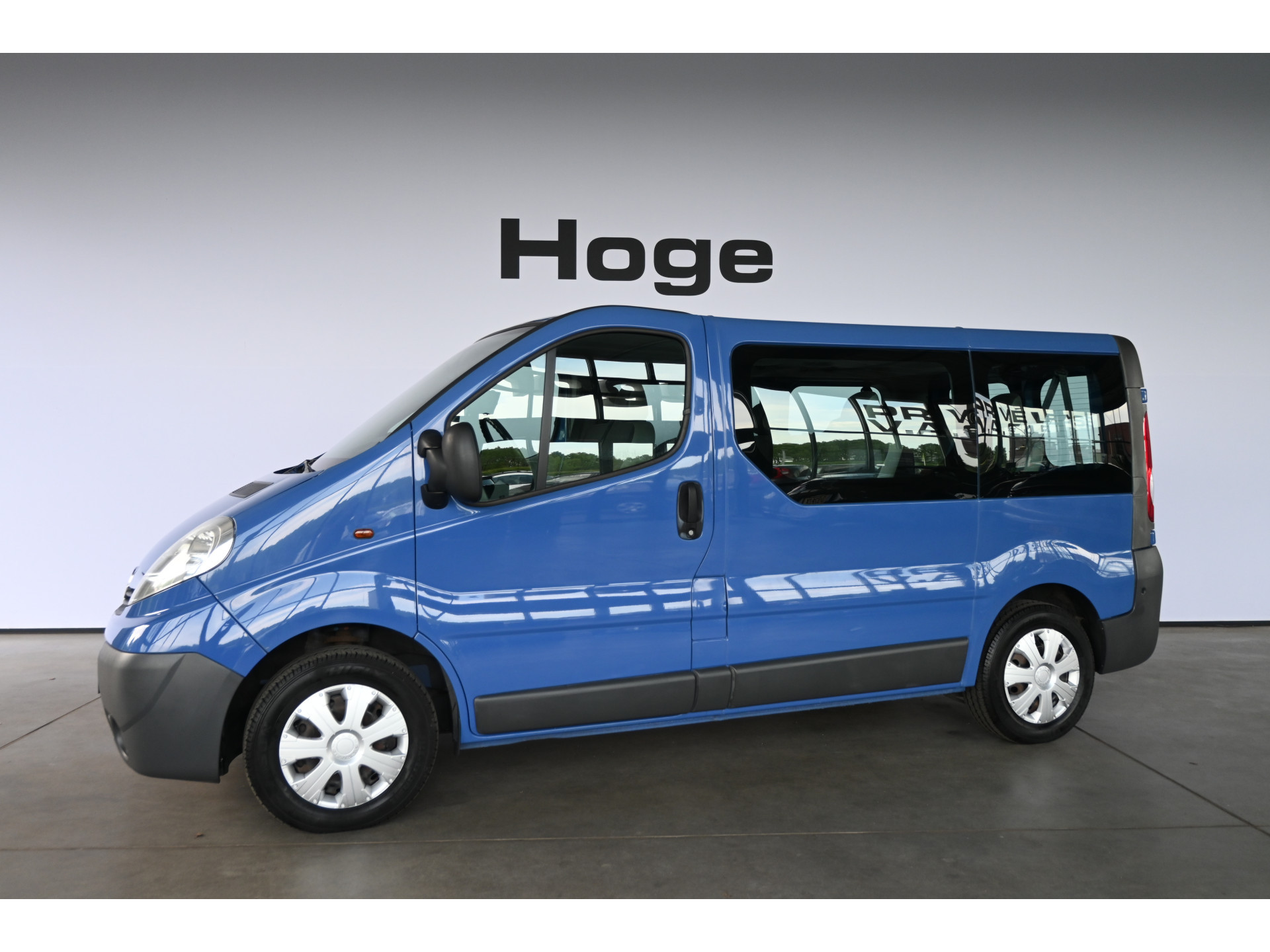 Opel Vivaro Combi 2.5 CDTI L1H1 Automaat 9 Persoons Airco Trekhaak Rijklaarprijs! Inruil Mogelijk!