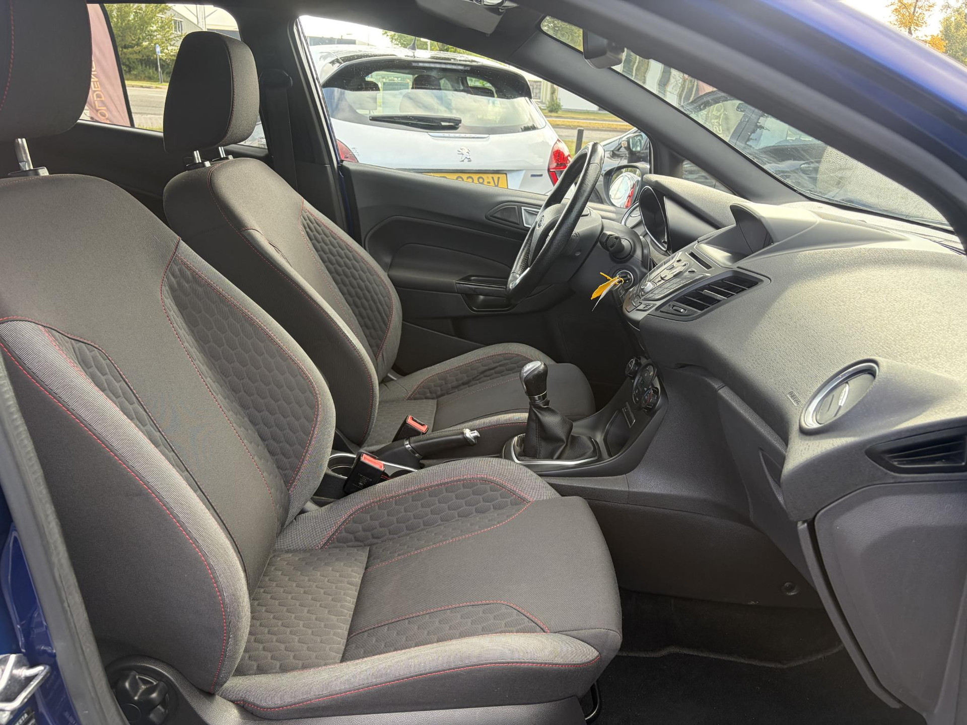 Ford Fiesta 1.0 EcoBoost ST Line 102pk l Navi l 2e Eigenaar l Airco l Cruisel 5 Deurs l  Pdc l 17''Lm velgen l Recent beurt gehad l Bj 12-2016 l N.A.P l Apk tot 01-2027