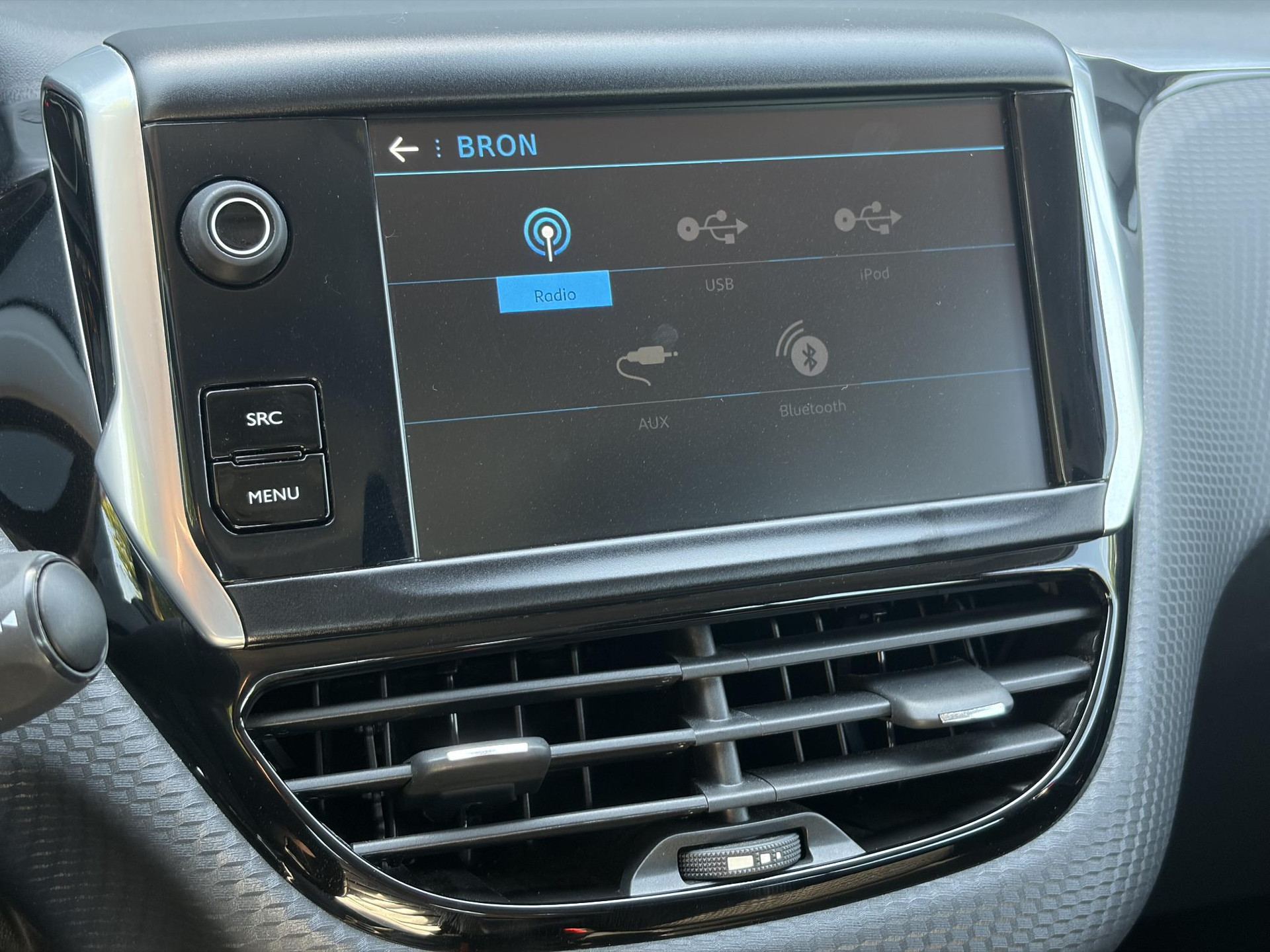 Peugeot 208 1.2 PureTech Allure 1e Eigenaar,D-riem vv in 2023,Afn.Trekhaak,Dealer Onderhouden,Carplay,Navi,Clima,Cruise,Lm velgen,110pk,N.A.P,Pdc,Apk tot 07-2027
