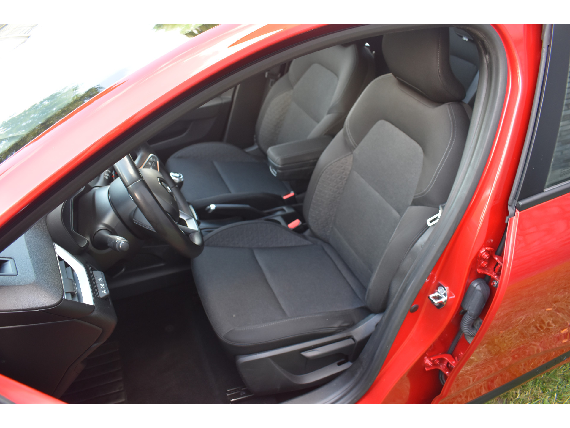 Renault Clio 1.0 TCe Bi-Fuel Zen G3 Gas dus super voordelig rijden 215,- per 3 maanden wegenbelasting Prijs incl. btw Gas kost 0,83 cent per liter