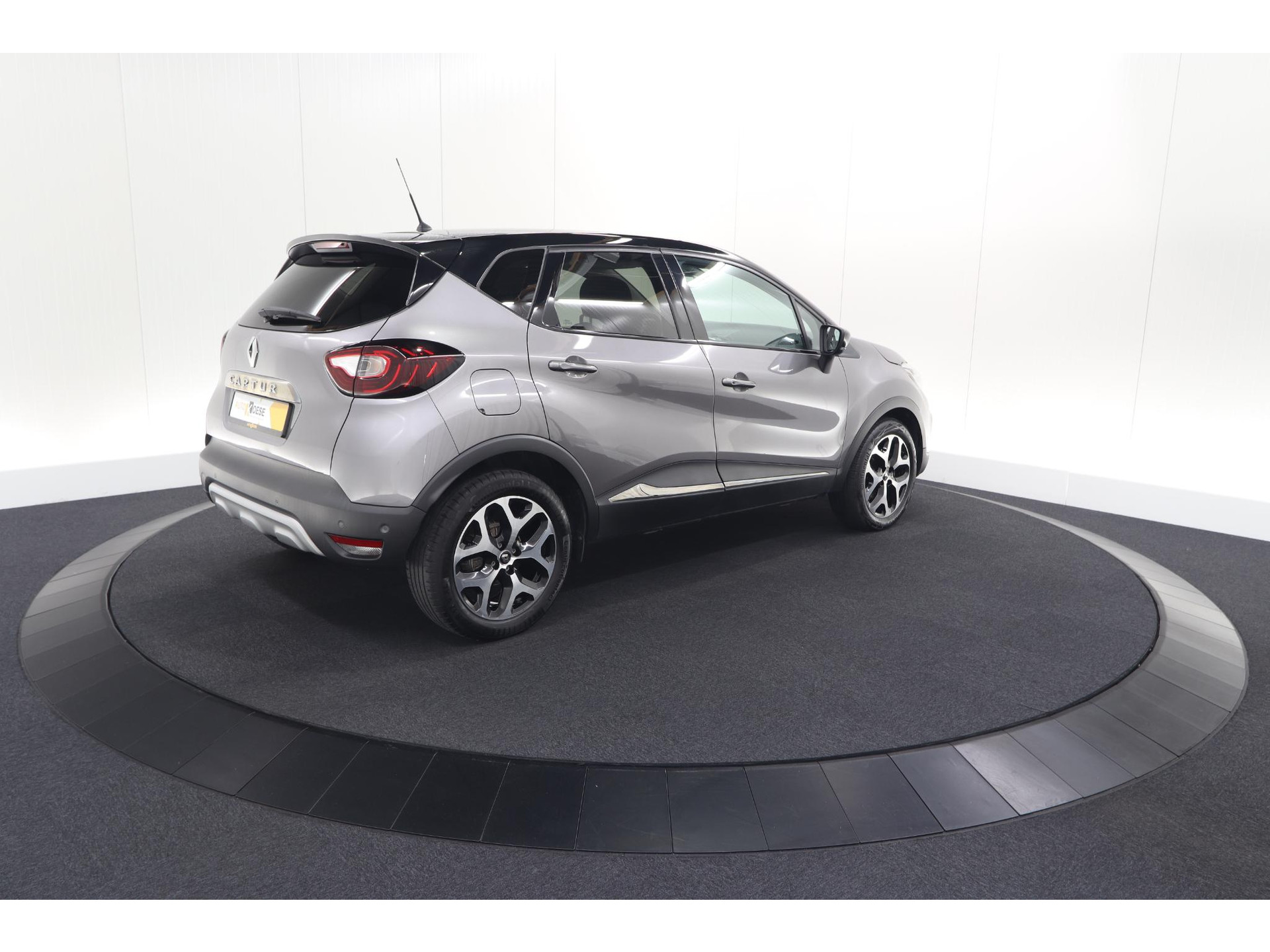 Renault Captur TCe 150 EDC Intens | Camera | Dodehoekdetectie | R-Link Navigatie | Parkeersensoren