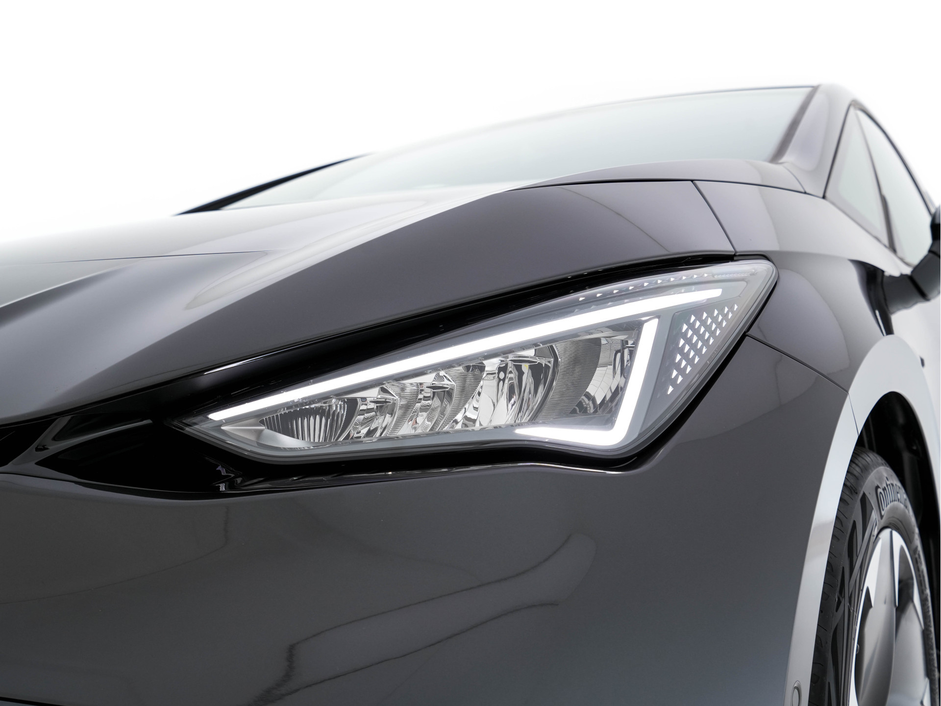 CUPRA Born Adrenaline 62 kWh [ 3-Fase ] {SOH-95%} (INCL-BTW) *HEAT-PUMP | ADAPTIVE-CRUISE | FULL-LED | MICROFIBRE | TOPVIEW | BLIND-SPOT | KEYLESS | NAVI-FULLMAP | ECC | PDC | DIGI-COCKPIT |  CARPLAY | SPORT-SEATS | 19"ALU*