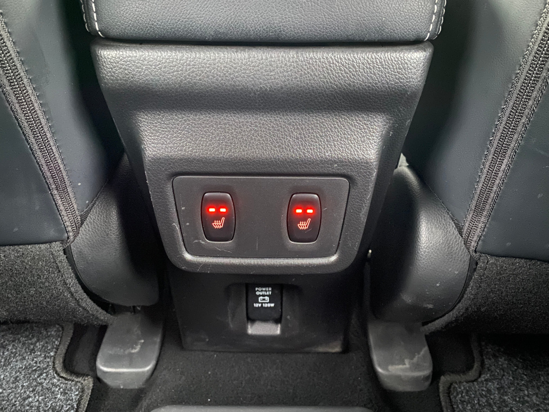 Mitsubishi Eclipse Cross 2.4 PHEV Instyle 4WD 188 pk AUT. | 1e eigenaar | navigatie | stoel-stuurverwarming | leder/alcantara interieur
