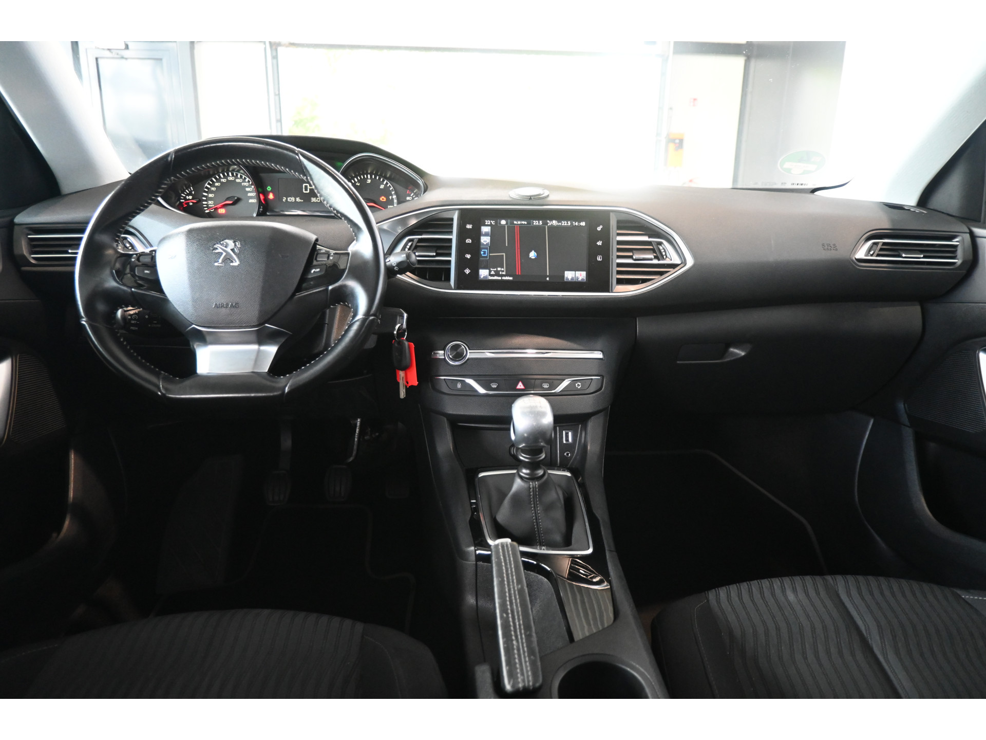 Peugeot 308 SW 1.6 BlueHDI Blue Lease Pack Nap Clima Cruise NavigatieTrekhaak PDC Goed Onderhouden! Inruil Mogelijk!