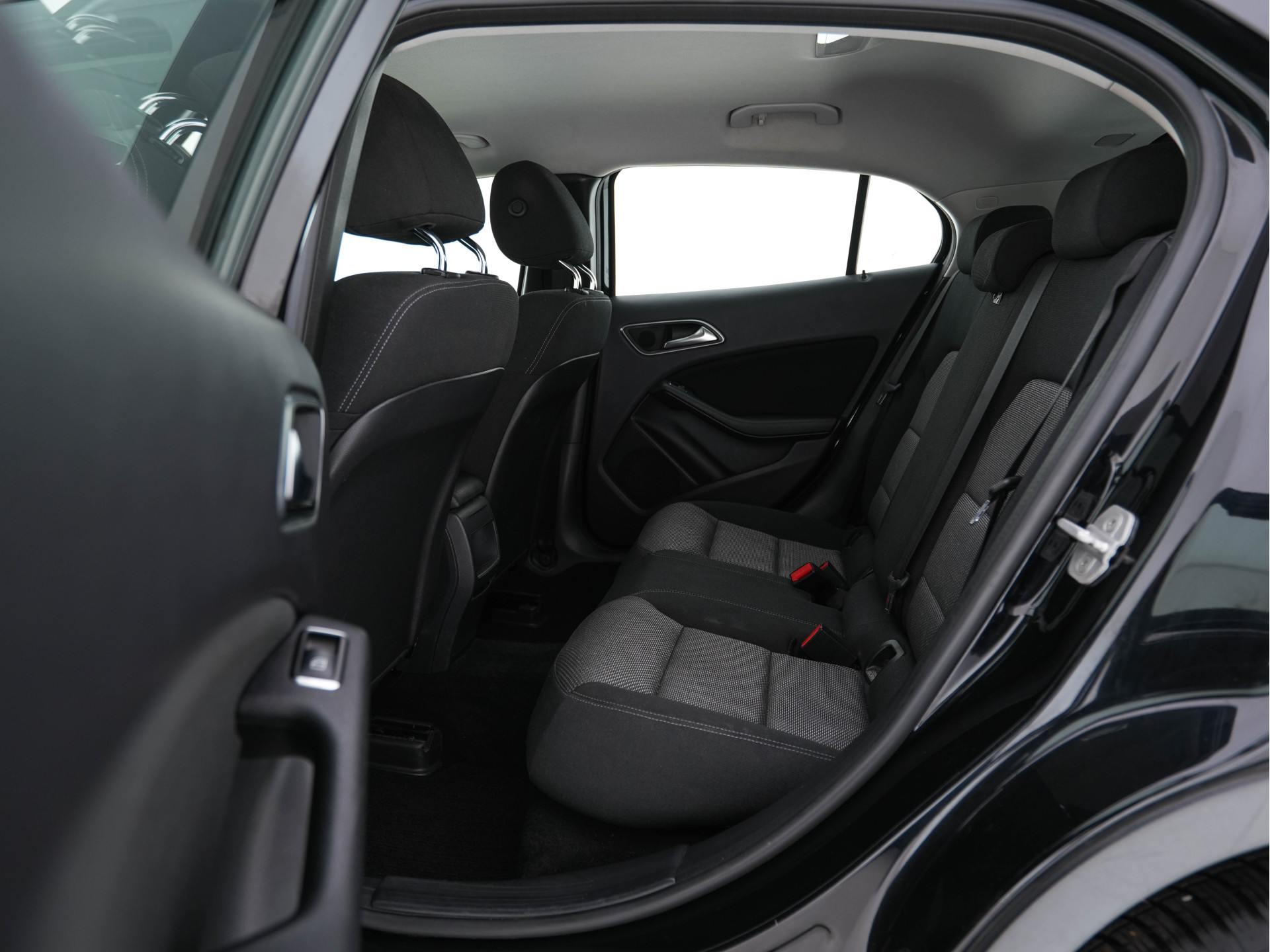 Mercedes-Benz GLA-klasse 180 CDI (INCL-BTW) *NAVI-FULLMAP | AIRCO | COMFORT-SEATS | CARBON-INLAY |  17"ALU*