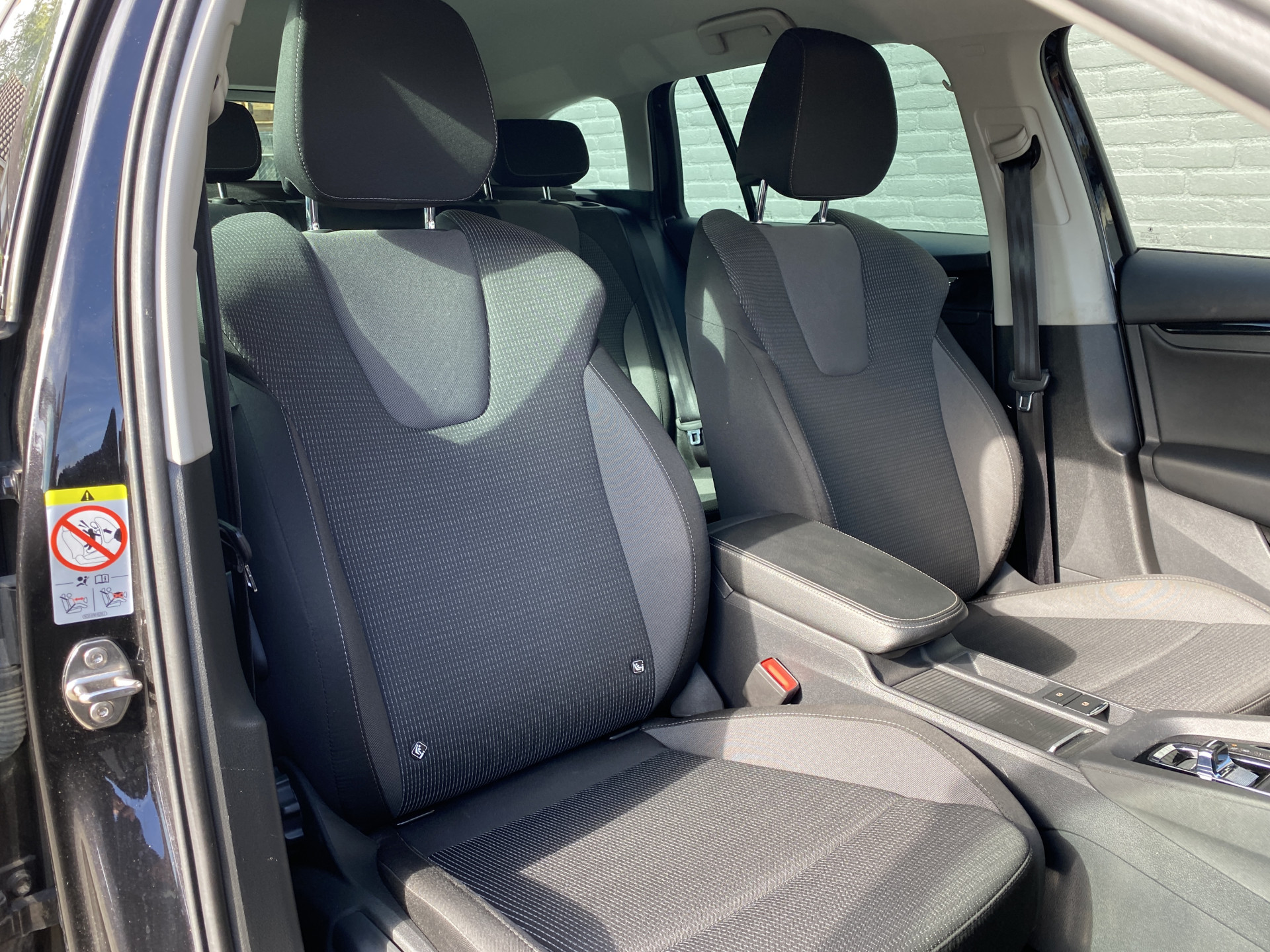 ŠKODA Octavia Combi 1.0 e-TSI Business Edition Plus AUT. | 1e eigenaar | dealer onderh. | navigatie | trekhaak | carplay | adaptieve cruise