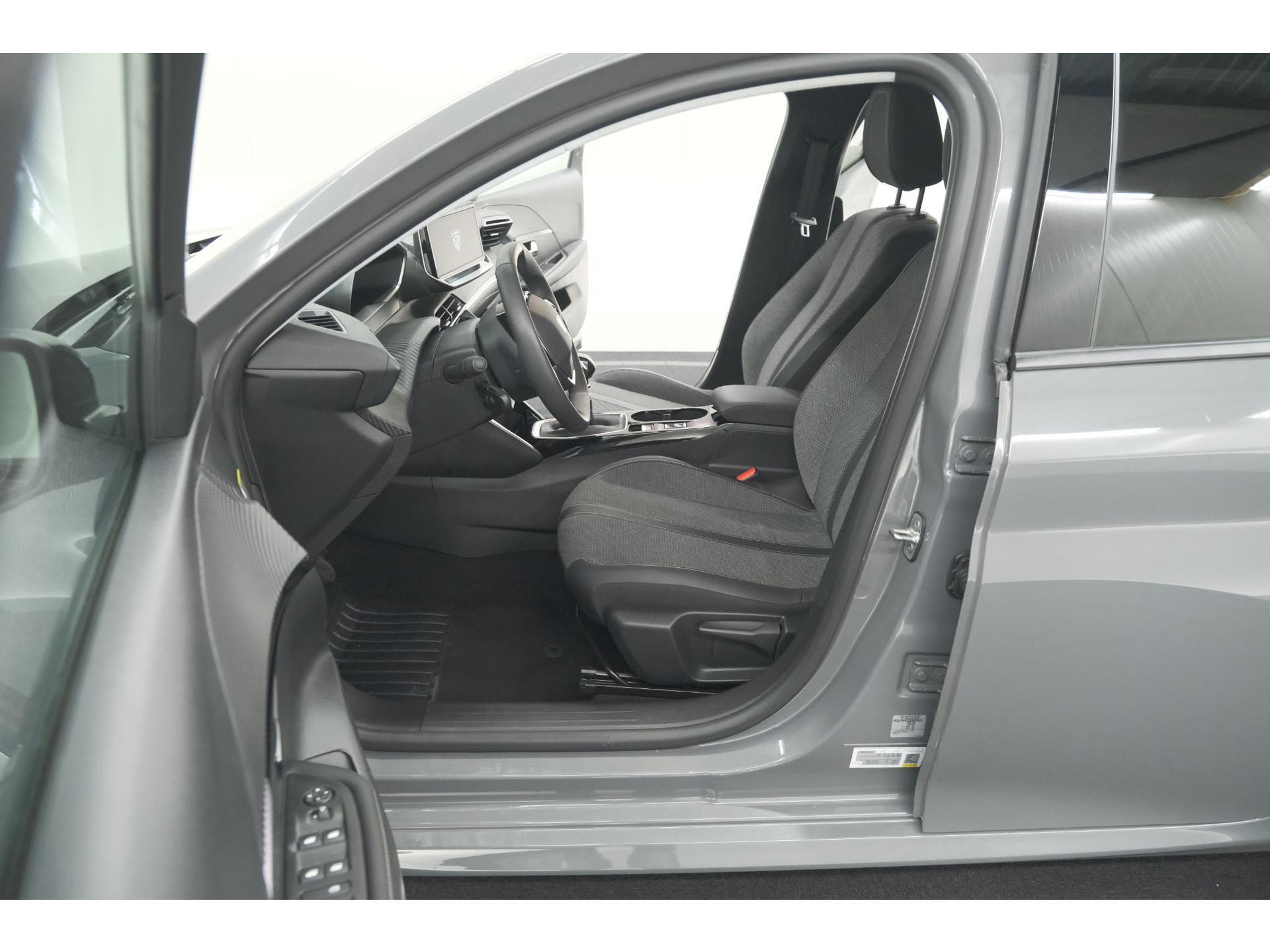 Peugeot 208 PureTech 100 Allure | Apple Carplay | Parkeersensoren | Climate Control