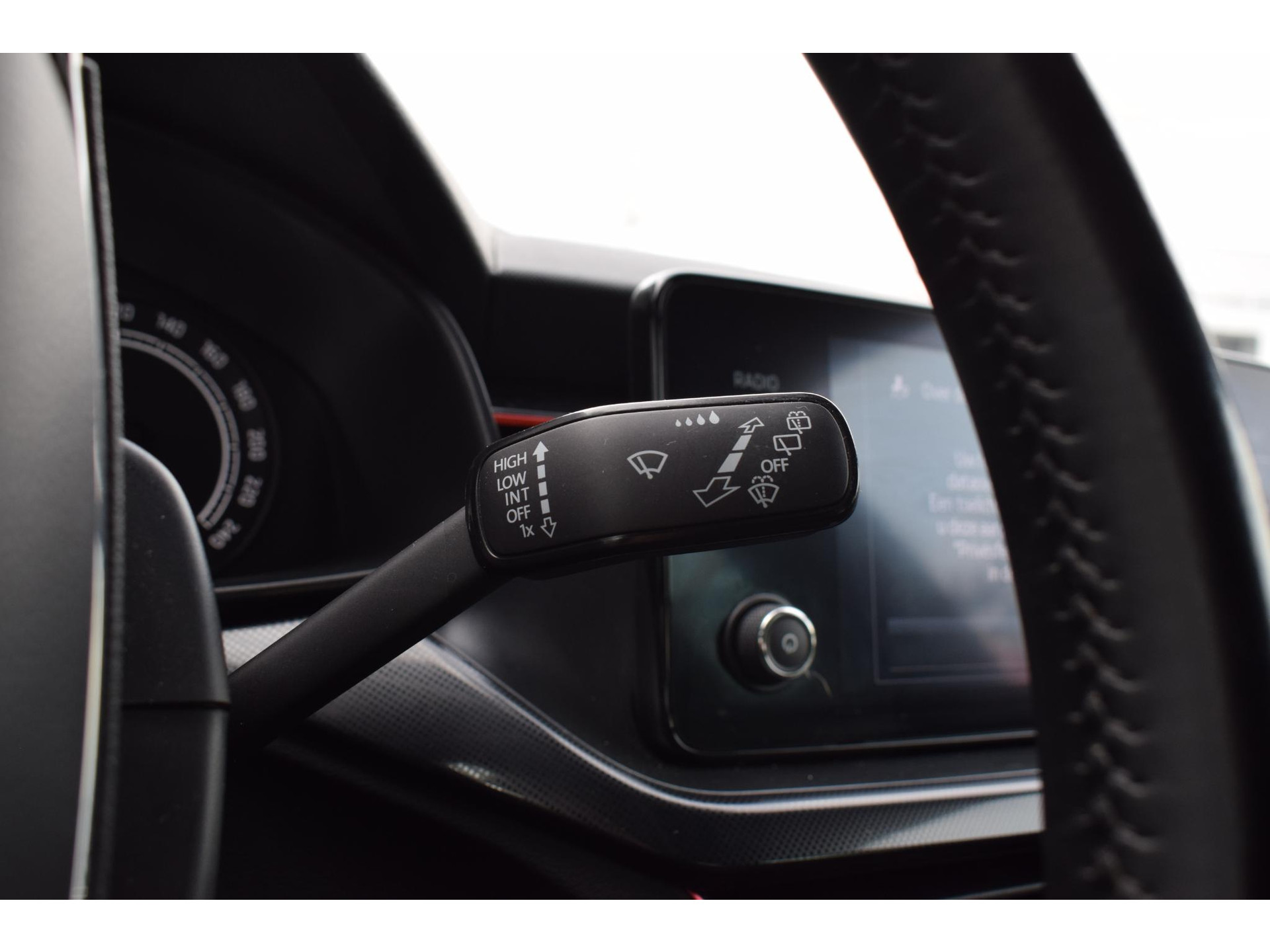 Skoda Kamiq 1.0 TSI Sport Business | Sportstoelen | Apple CarPlay | Climate | Cruise