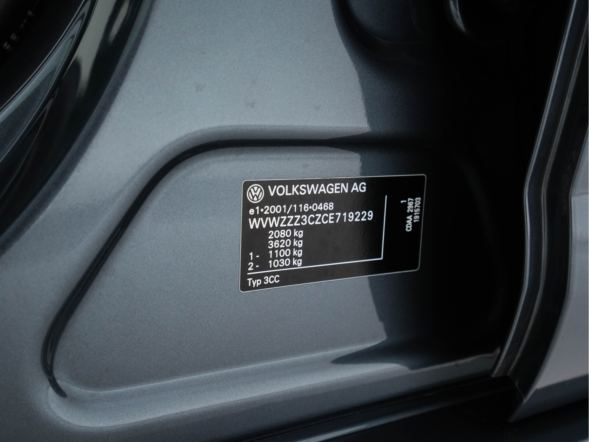 Volkswagen CC 1.8 TSI Aut. *LEATHER | BI-XENON | HEATED-SPORTSEATS | NAVI-FULLMAP | ECC | PDC | CRUISE | SHIFTPADDLES | PRIVACY-GLASS | TOWBAR | 18''ALU*