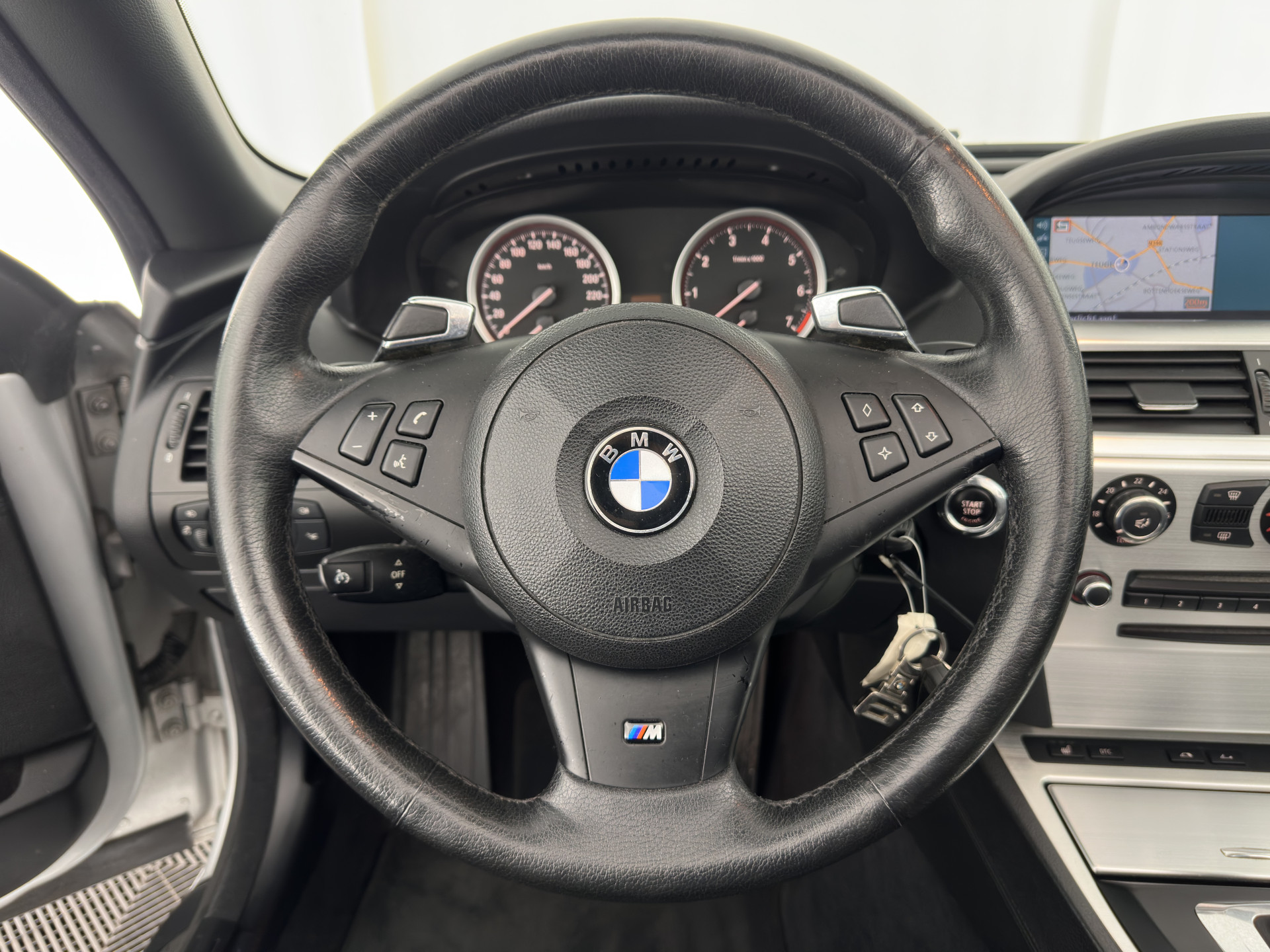 BMW 6-serie Cabrio 650i Aut. *LEATHER | BI-XENON | MEMORY-PACK | SHIFT-PADDLES | HEATED-SPORTSEATS | KEYLESS | NAVI-FULLMAP | ECC | HEAD-UP | PDC | CRUISE | AIRSCARF | 19''ALU*