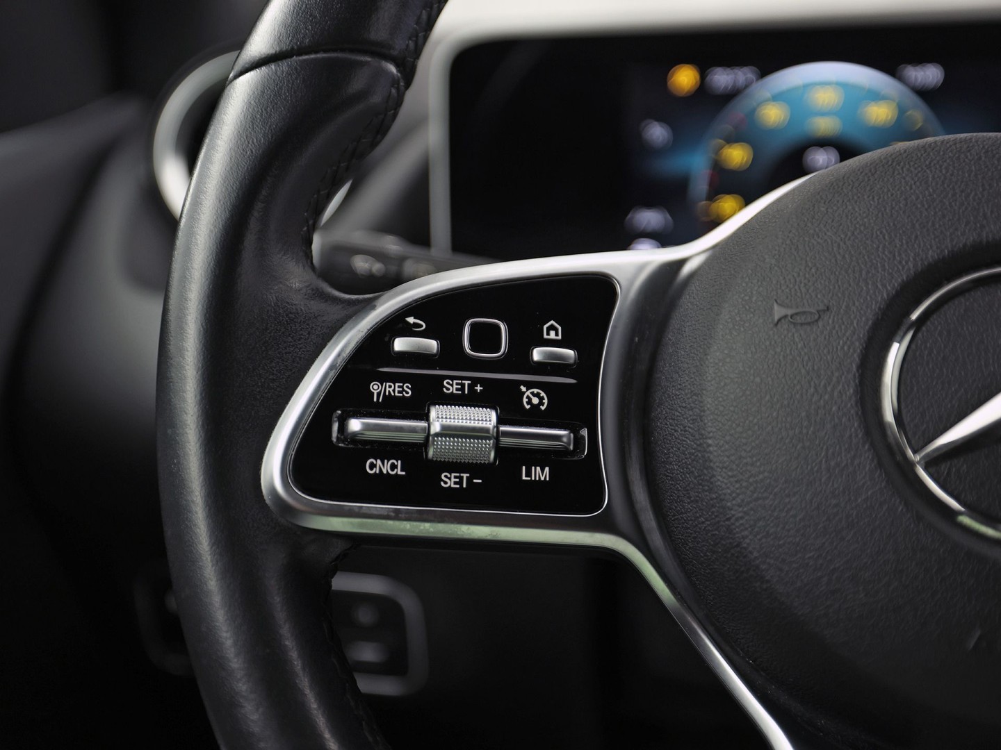 Mercedes-Benz B-Klasse 200 Business Solution Luxury 163Pk Automaat (GROOT NAVI, LEDER, CAMERA, GETINT GLAS, SPORTSTOELEN, STOELVERWARMING, TREKHAAK, NIEUWE APK, NIEUWSTAAT)