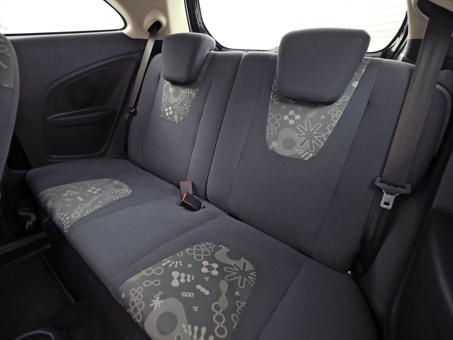 Ford Ka 1.2 Cool & Sound (AIRCO, ELEK RAMEN, SPORTSTOELEN, NIEUWE APK, NIEUWSTAAT)