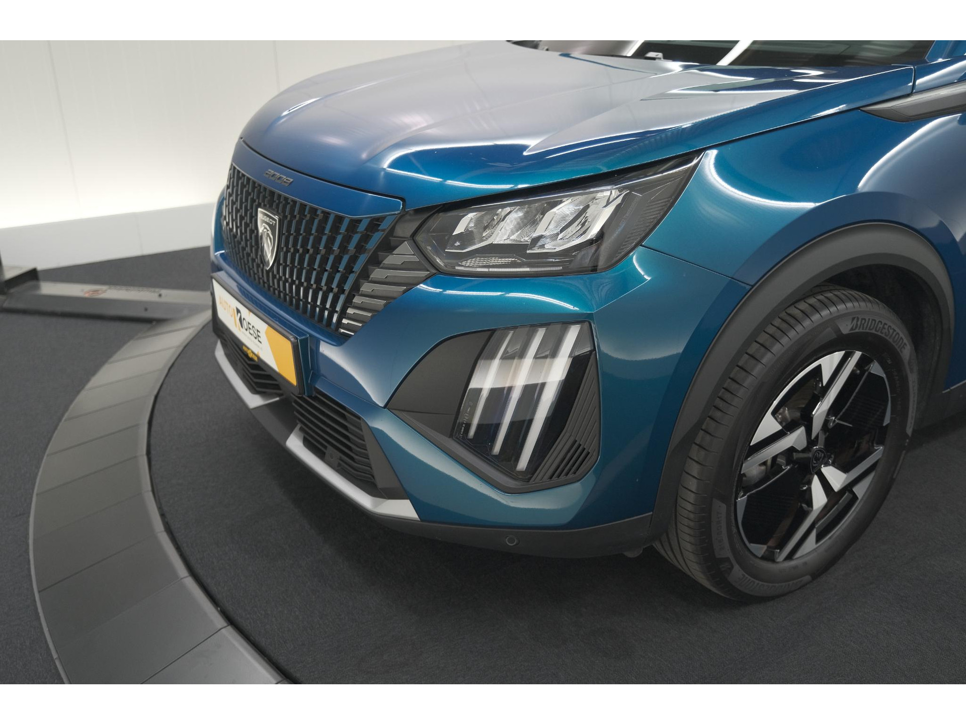 Peugeot 2008 1.2 Hybrid 145 Allure | Apple Carplay | Climate Control | Parkeersensoren Voor + Achter