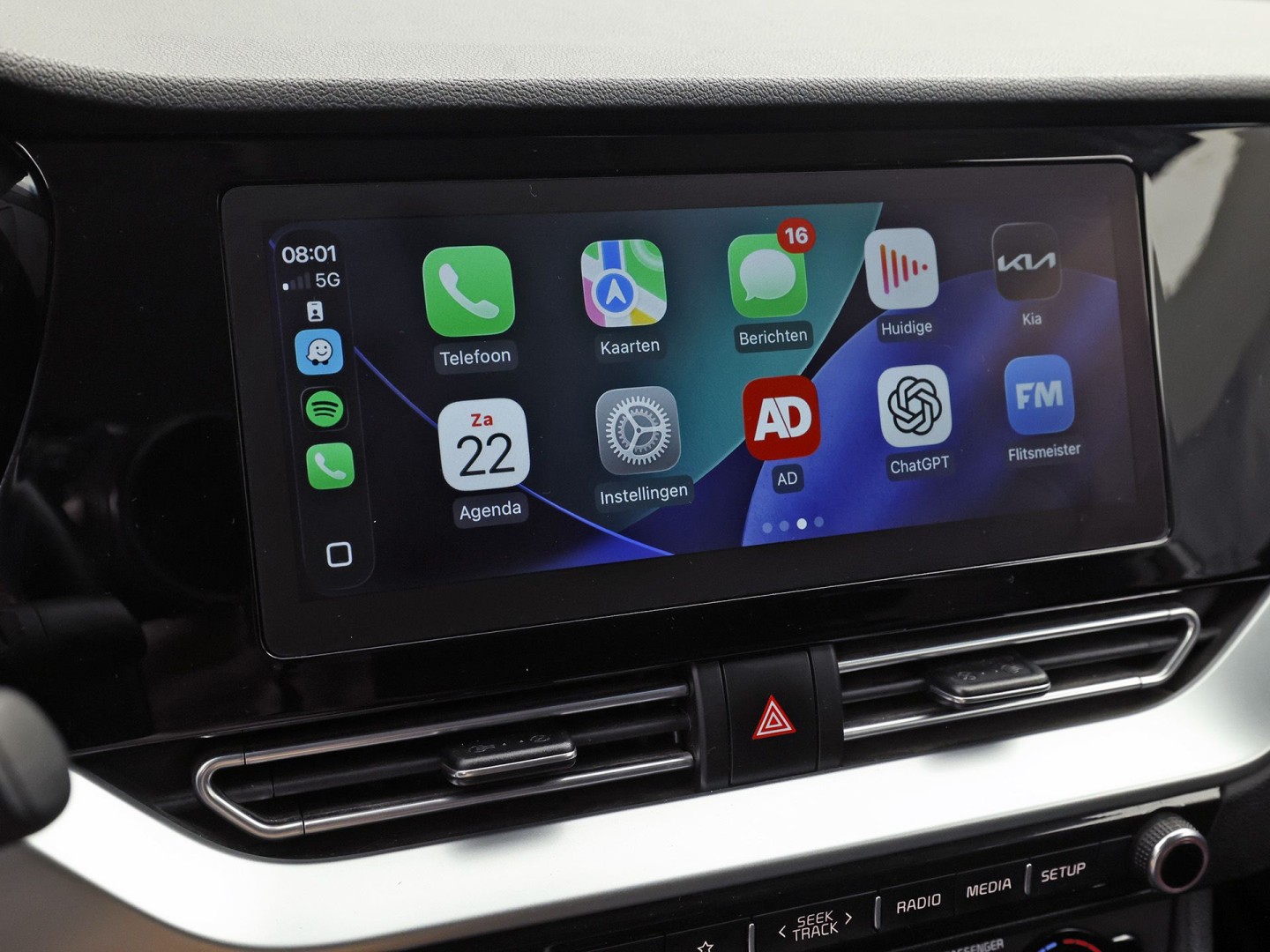 Kia Niro 1.6 GDi PHEV DynamicLine 141Pk Automaat (1e EIGENAAR, APPLE CARPLAY, GROOT NAVI, CAMERA, TREKHAAK, SPORTSTOELEN, ADAPTIVE CRUISE, GETINT GLAS, LEDER, NIEUWSTAAT)