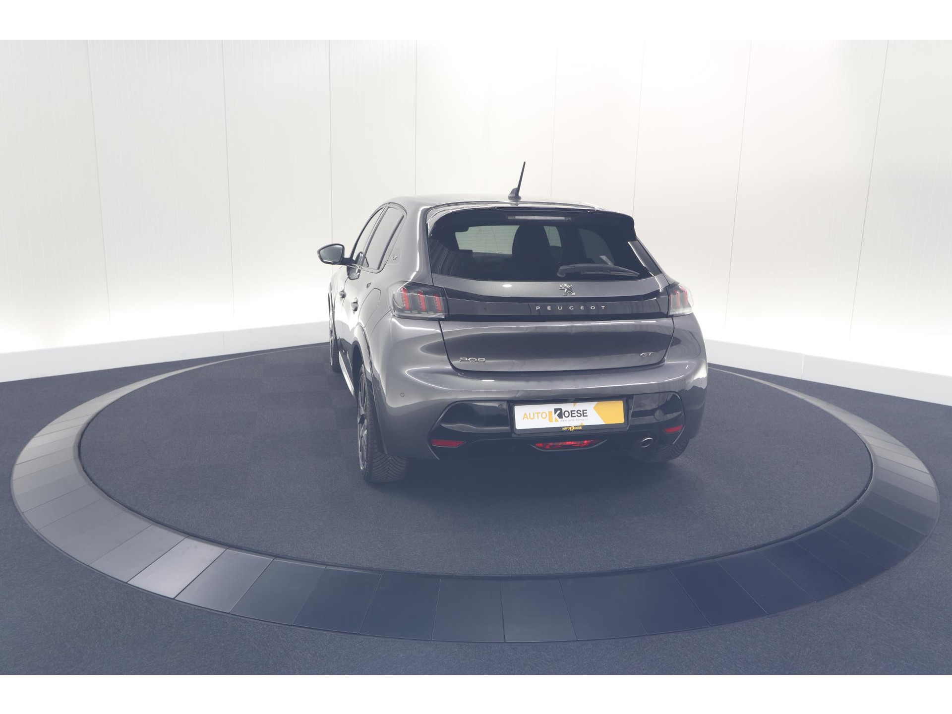 Peugeot 208 PureTech 100 EAT8 GT | Camera | Dodehoekdetectie | Navigatie | Apple Carplay