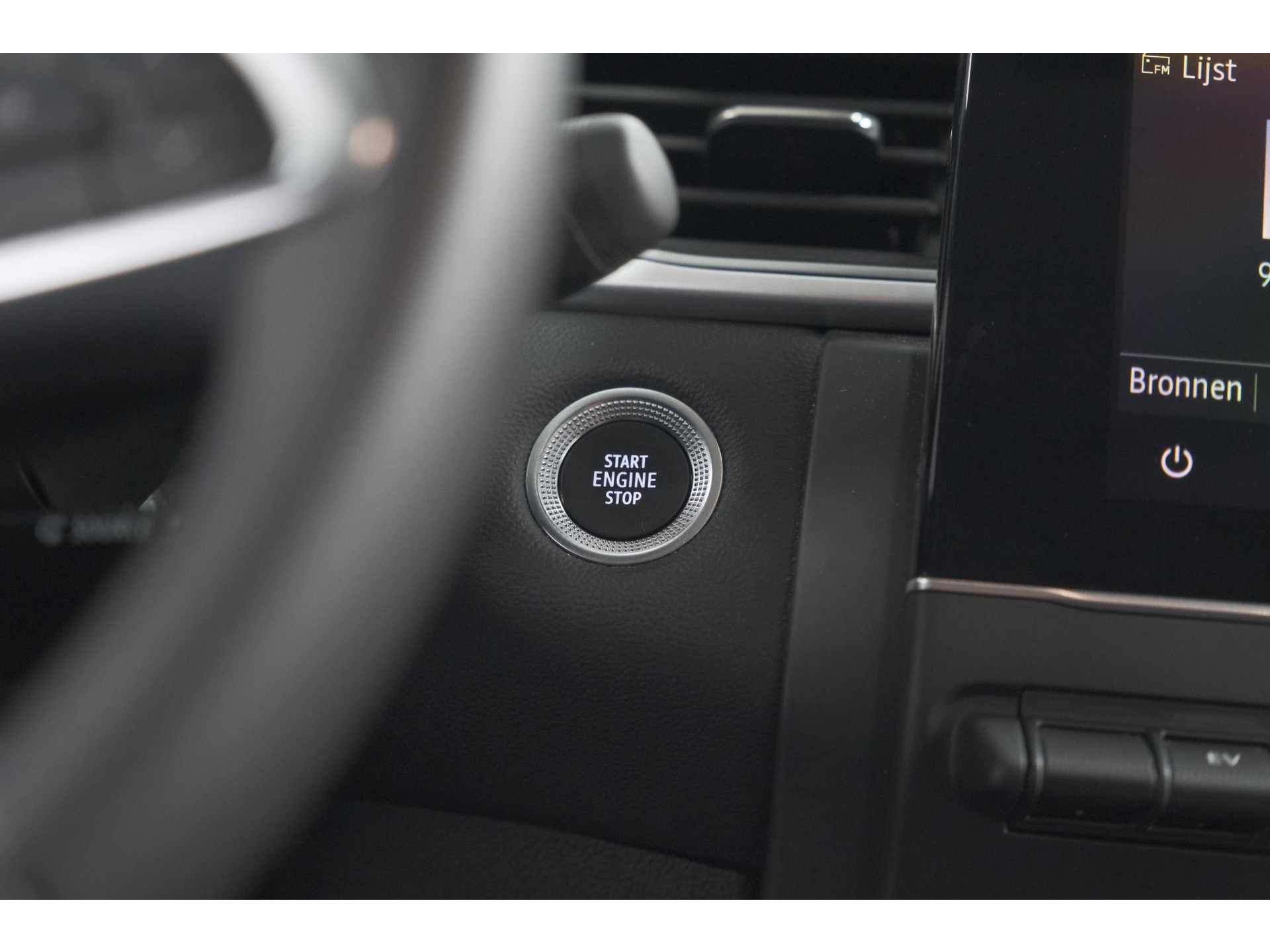 Renault Captur 1.6 E-Tech full hybrid 145 techno | Pack Full Screen | Camera | Navigatie | Allseason Banden