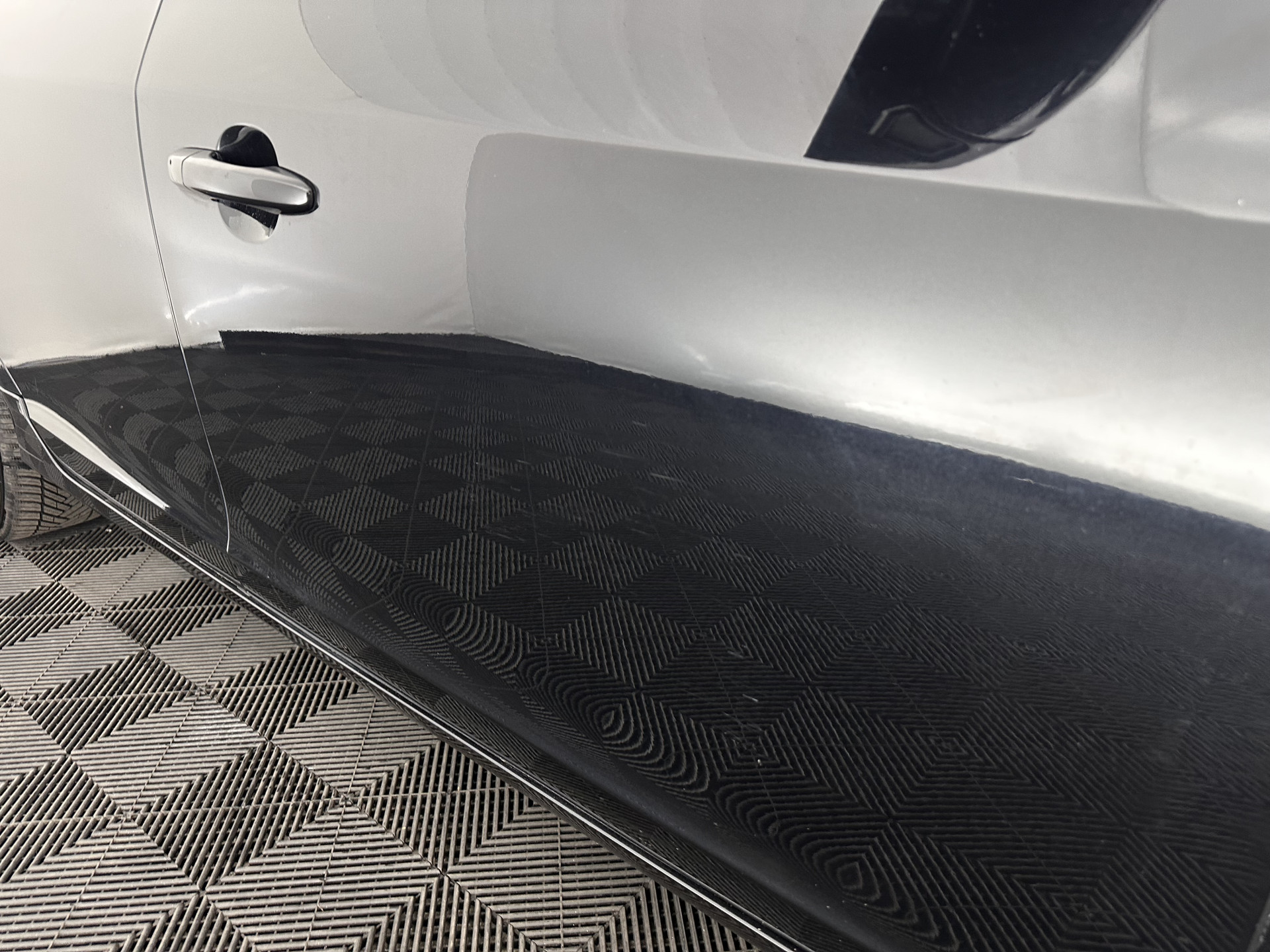 Volvo V60 2.4 D6 AWD Plug-In Hybrid Momentum Aut. *PANO | LEATHER-FABRIC | NAVI-FULLMAP | HEATED-COMFORTSEATS | ECC | PDC | CRUISE | TOWBAR | 17''ALU*