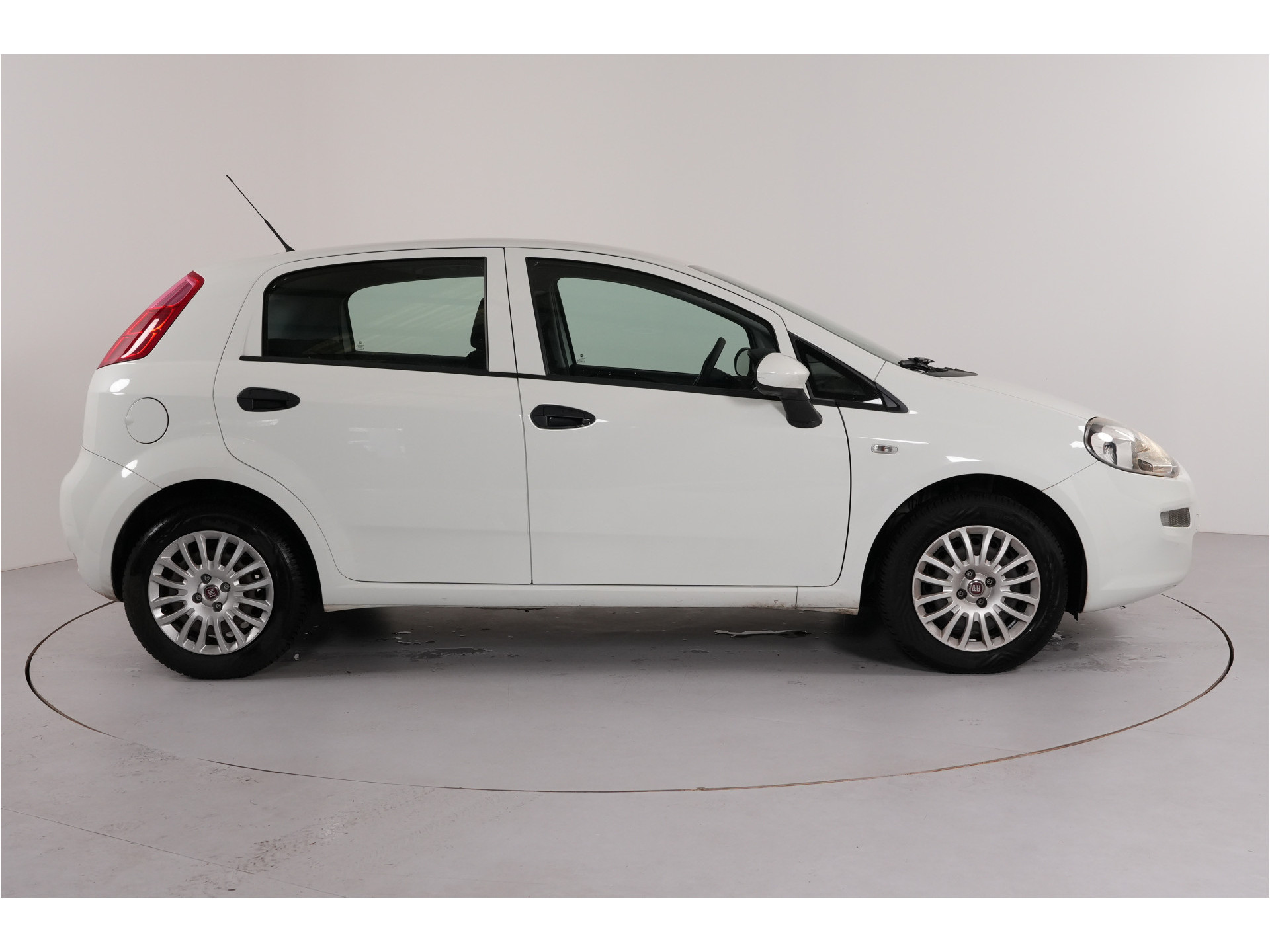 Fiat Punto Evo 1.2 Lounge | Trekhaak | Airco | LMV |