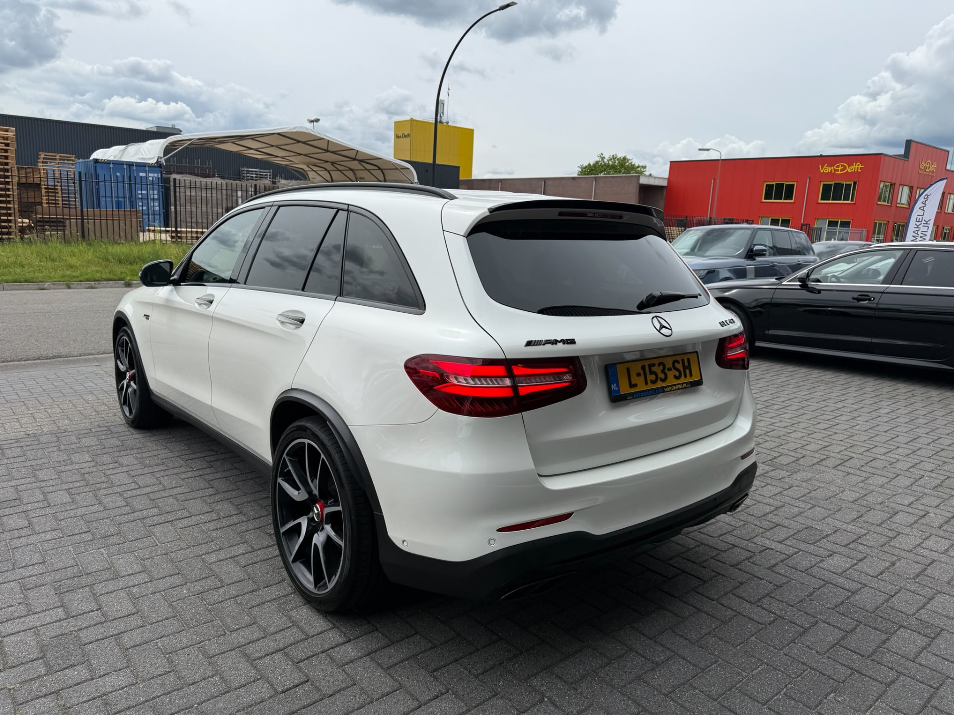 Mercedes-Benz GLC-klasse AMG 43 4MATIC | 3/6/12MND GARANTIE | KUIPSTOELEN | BURMESTER | MEMORY | PANO | ACC | STANDKACHEL | 360 CAMERA | BOMVOL | TREKHAAK |