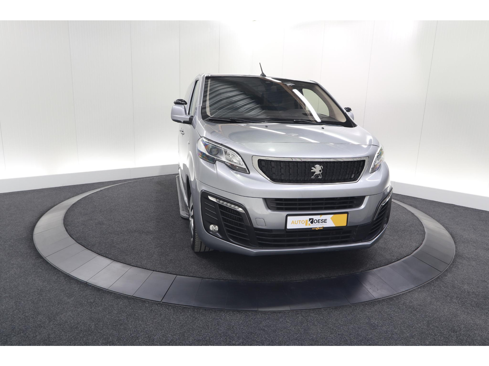Peugeot Expert 2.0 BlueHDI 180 Automaat Standard Premium | Standkachel | Trekhaak | Head-Up Display | Camera | Apple Carplay | Laadruimte Betimmering