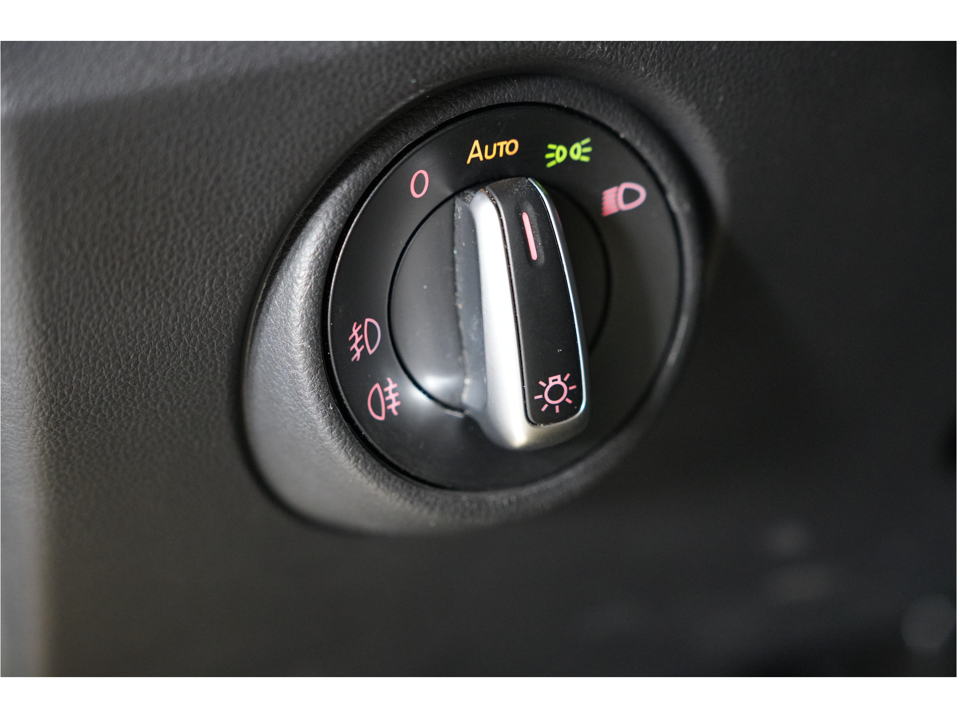 Volkswagen Up! 1.0 EcoFuel move up! | 5 drs. | Aardgas | Cruise | Stl. verw. | PDC | Climate | Lichtautomaat |