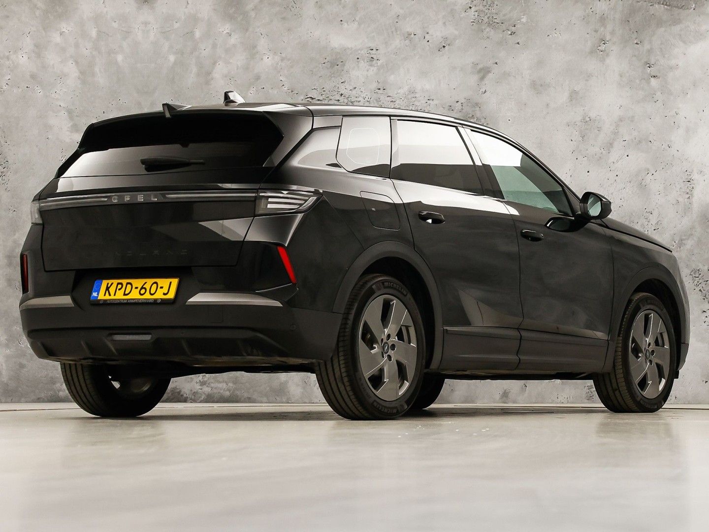 Opel Grandland X 1.2 Turbo Hybrid Sport Automaat (VIRTUAL COCKPIT, APPLE CARPLAY, GROOT NAVI, GETINT GLAS, SPORTSTOELEN, ADAPTIVE CRUISE, KEYLESS, SPORTSTUUR, GETINT GLAS, NIEUWSTAAT)