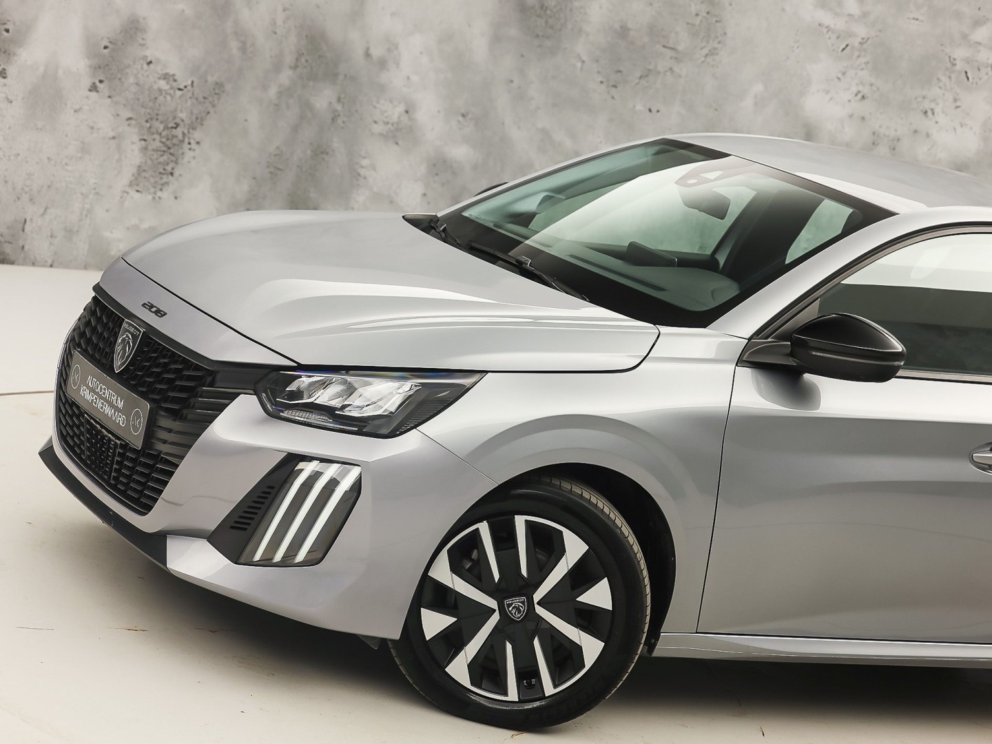 Peugeot 208 1.2 Hybrid 110 e-DCS6 Sport Style Automaat (APPLE CARPLAY, NAVIGATIE, PARKEERSENSOREN, SPORTSTOELEN, LANE ASSIST, CRUISE, NIEUWSTAAT)