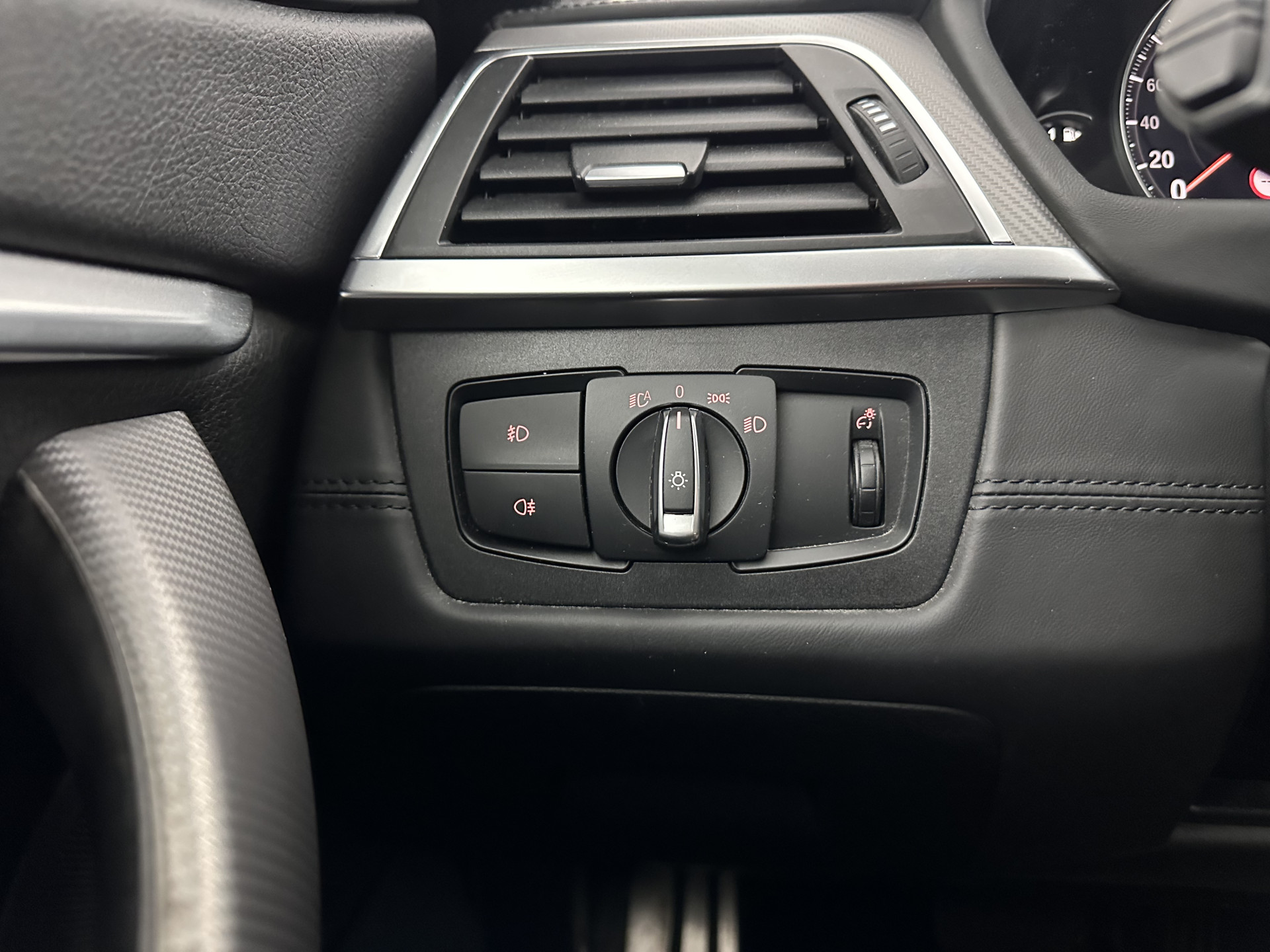 BMW 4-serie Gran Coupé 420i M-Sportpack High Executive Edition (INCL-BTW) Aut. *LEATHER | FULL-LED | DIGI-COCKPIT | HIFI-SOUND | HEATED-SPORTSEATS | DAB+ | CAMERA | SHIFTPADDLES | PRIVACYGLASS | HEAD-UP | TOWBAR | KEYLESS | CARBON-INLAY | 19''ALU*