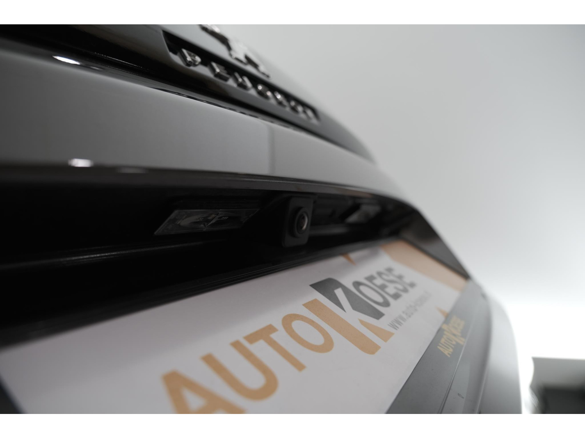 Peugeot 3008 1.6 PureTech 180 EAT8 GT | Trekhaak | Camera | Dodehoekdetectie | Navigatie