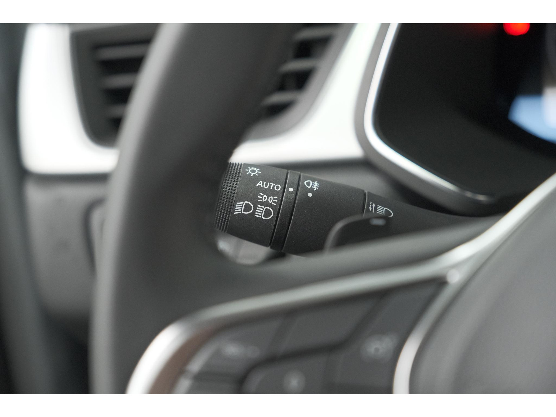 Renault Captur Mild Hybrid 140 EDC Techno | Camera | 9.3 Inch Scherm | Apple Carplay | Parkeersensoren | Allseason Banden | Stoelverwarming