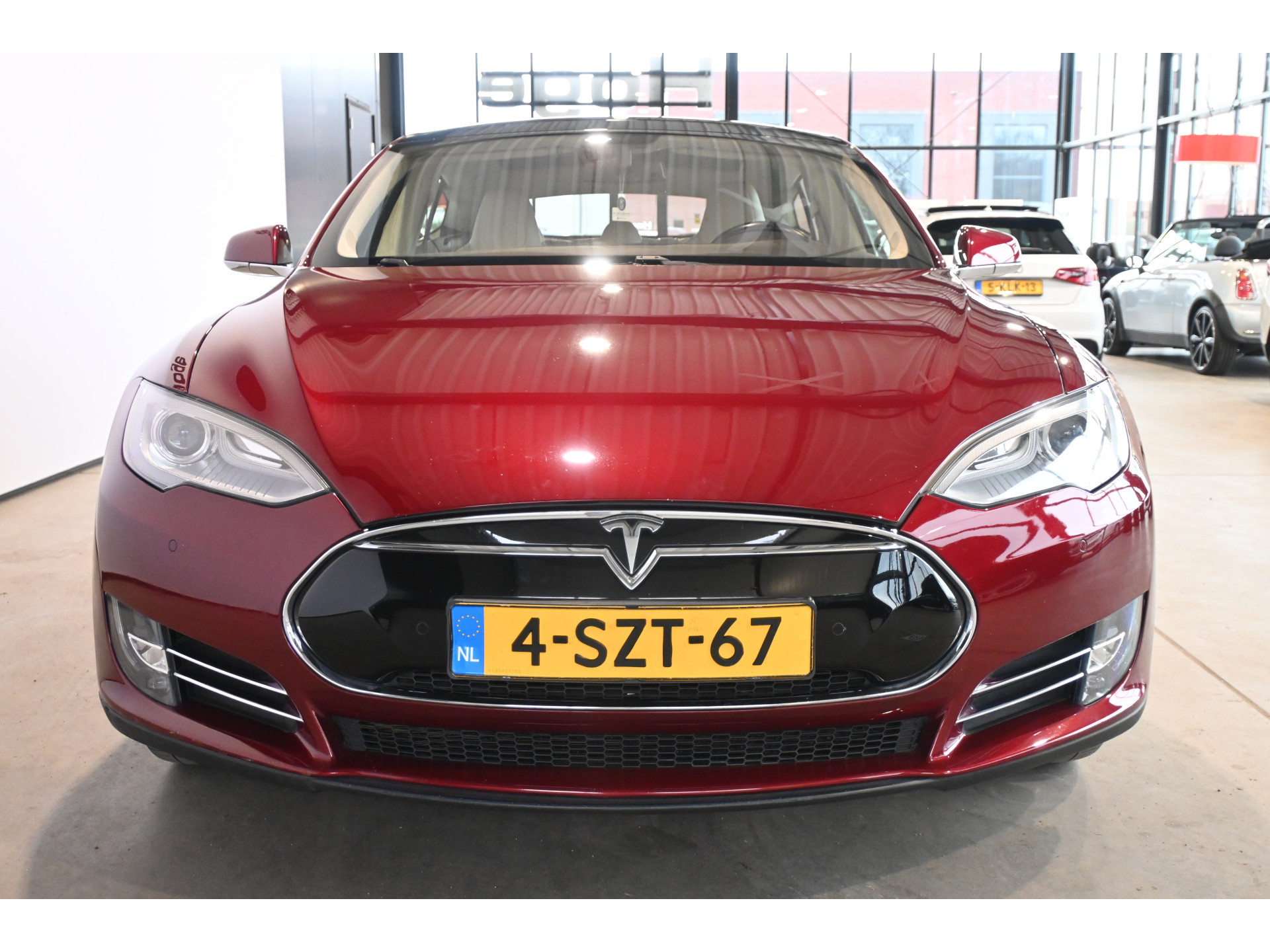 Tesla Model S 85 Performance Tech Pack ECC Navigatie Licht metaal MARGE 339KM Actieradius! Inruil mogelijk