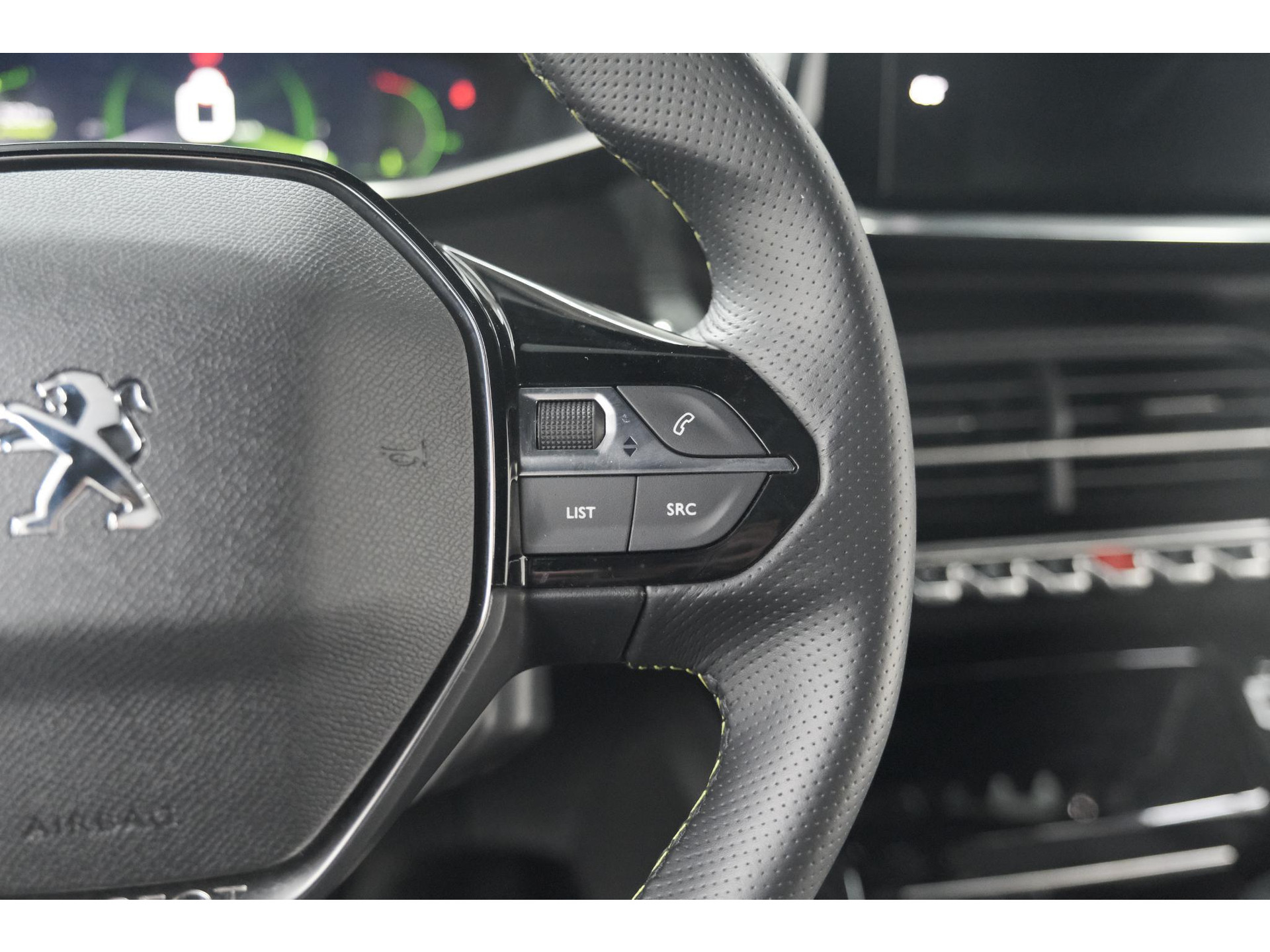 Peugeot 208 PureTech 100 GT | Camera | Adaptieve Cruise Control | Navigatie | Apple Carplay