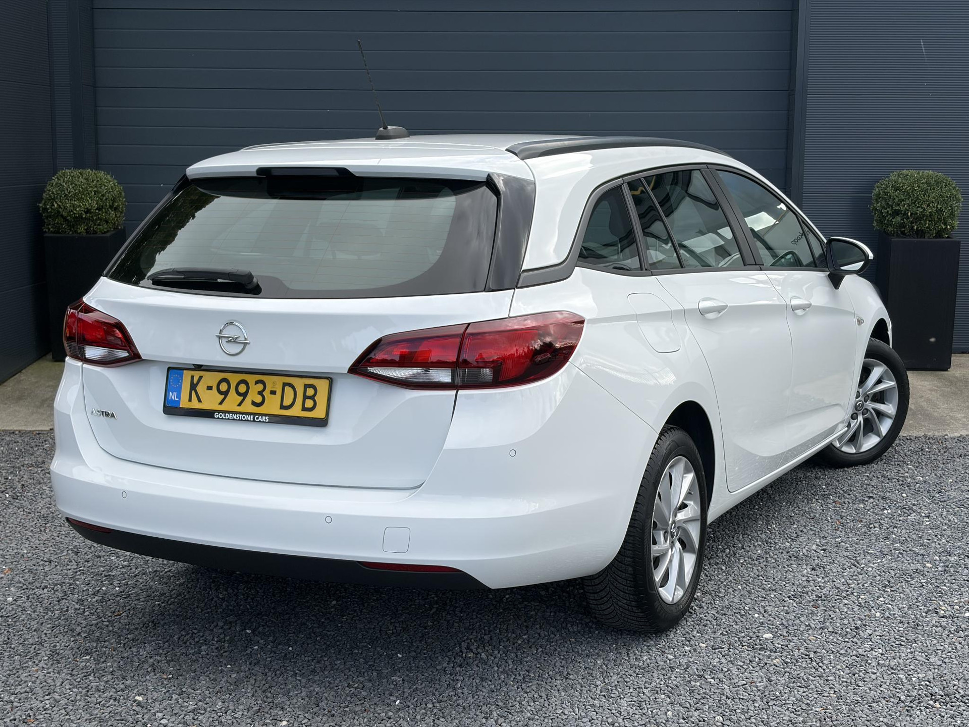 Opel Astra Sports Tourer 1.2 Edition ✓Camera ✓110pk✓2e Eigenaar✓Carplay✓Navi✓Airco✓Cruise✓Pdc✓LED koplampen✓N.A.P.✓6 Bak✓Pdc V+A✓Lm velgen✓Dakdragers ✓Comfortstoelen✓Bj 11-2020✓Apk tot 07-2028