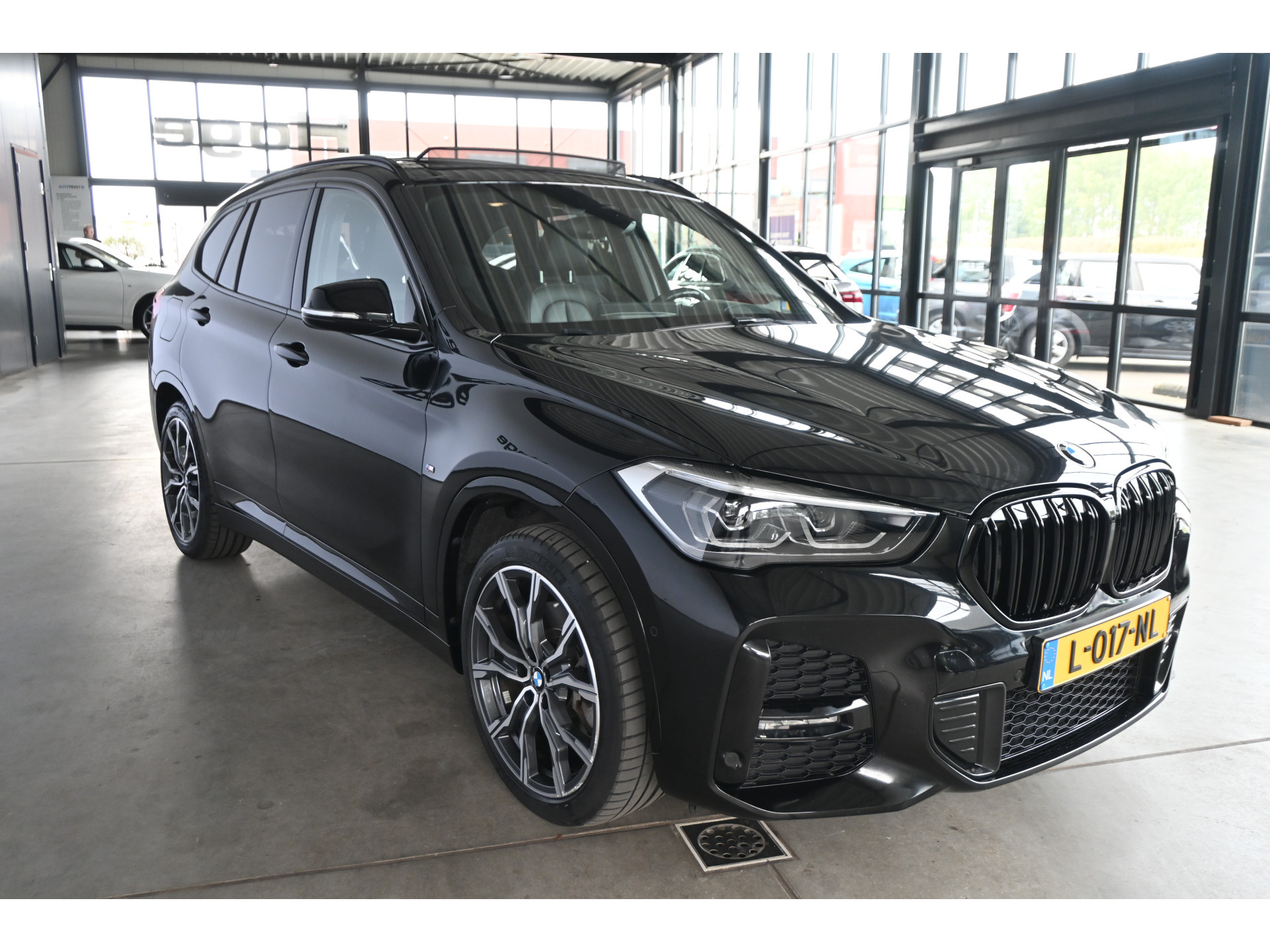 BMW X1 xDrive25e eDrive M-Sport Edition Clima Adpatieve cruise Panoramadak LED Camera Dealeronderhouden Inruil mogelijk