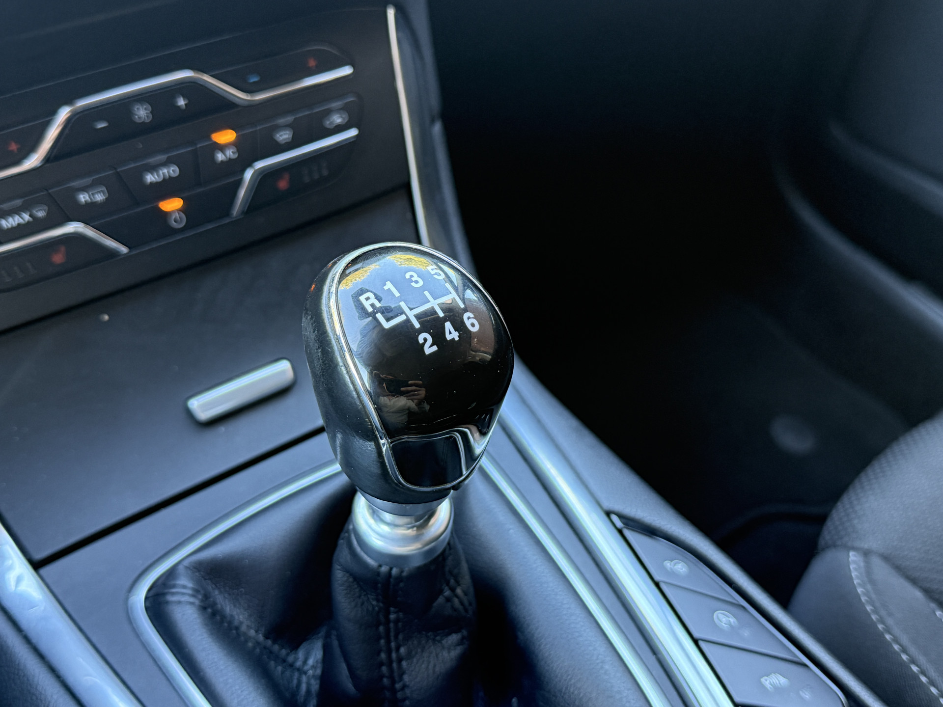 Ford S-Max 1.5 Titanium 7p. | Stoel/stuur verwarming | Trekhaak | Apple Carplay